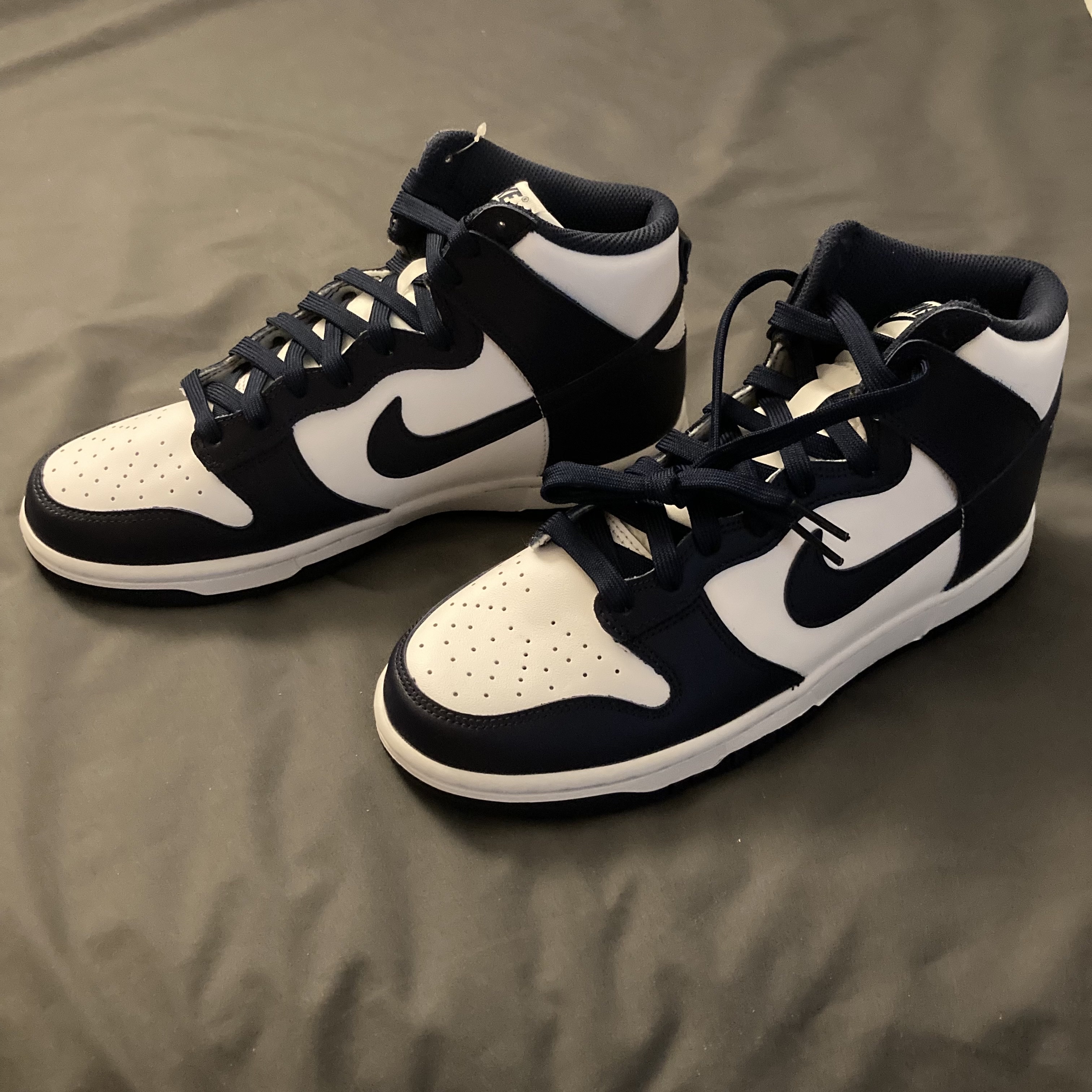 Nike Dunk High Retro Championship Navy 착용 스타일 - 2