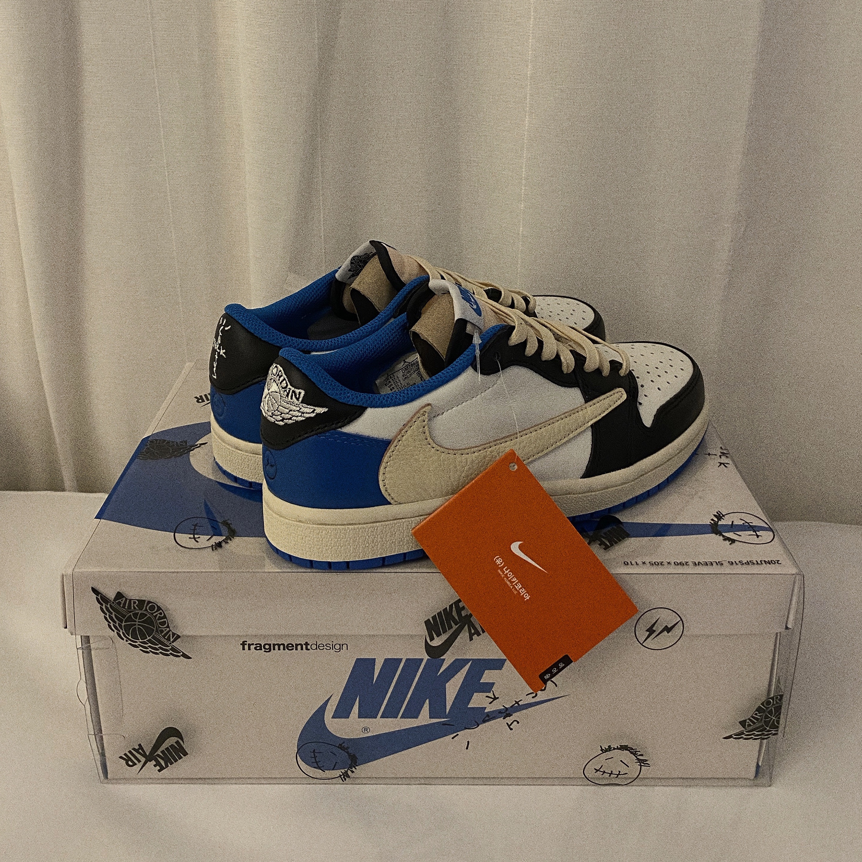 Jordan 1 x Travis Scott x Fragment Retro Low OG SP Military Blue 착용 스타일 - 2