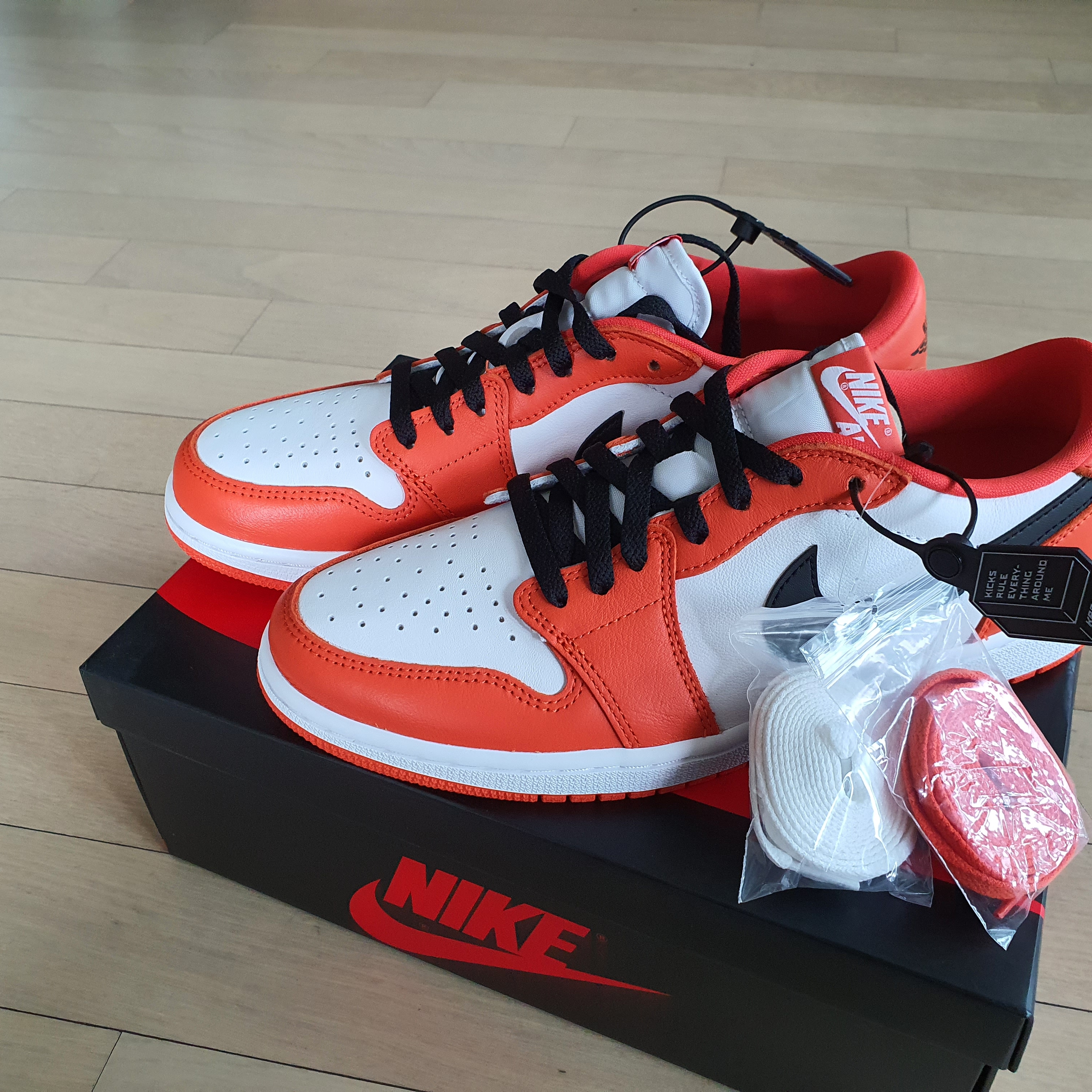 Jordan 1 Low OG Starfish 착용 스타일