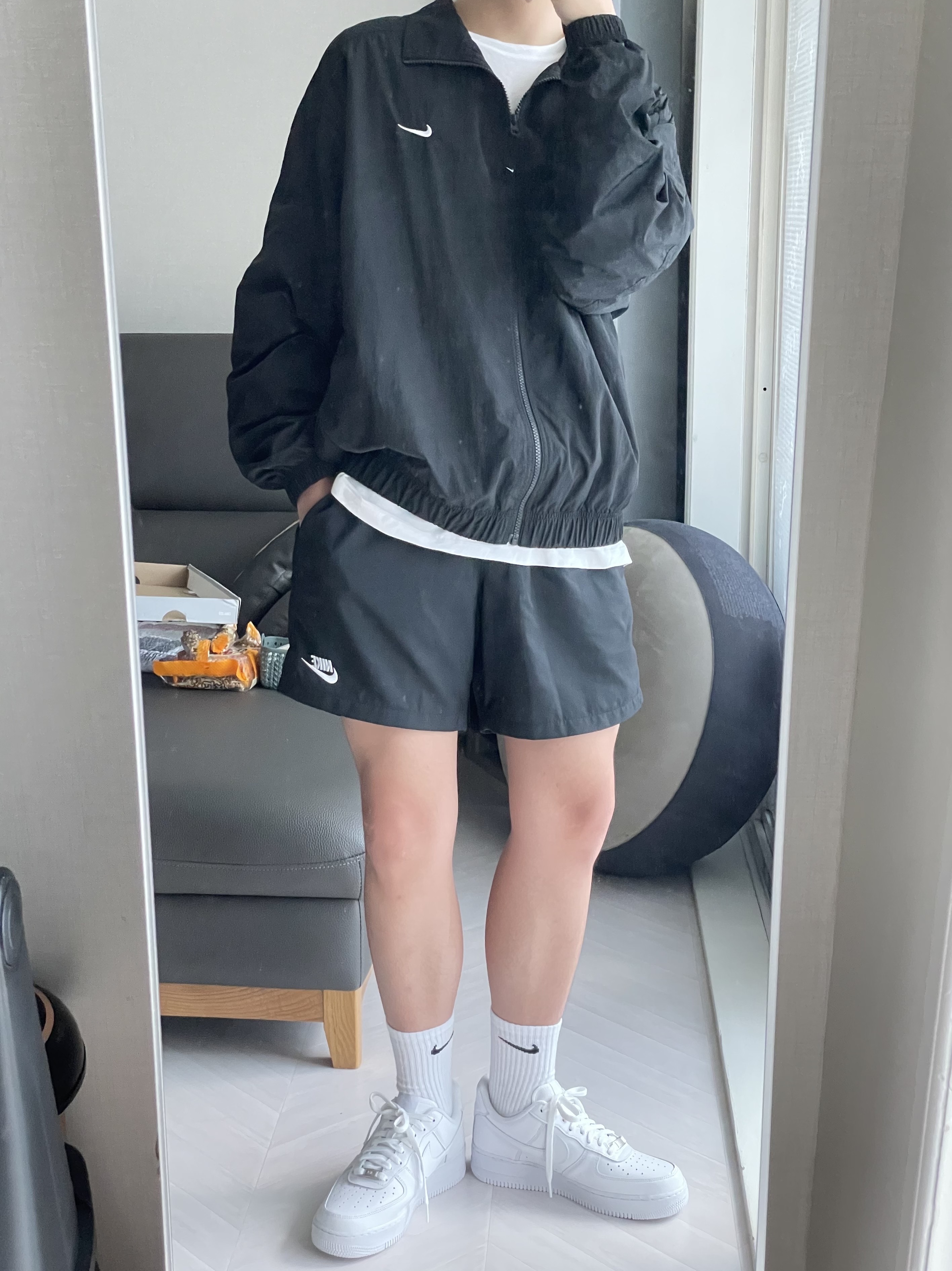 Nike Air Force 1 '07 Low White, Nike M NRG Solo Swoosh Track Jacket Black - Asia 착용 스타일
