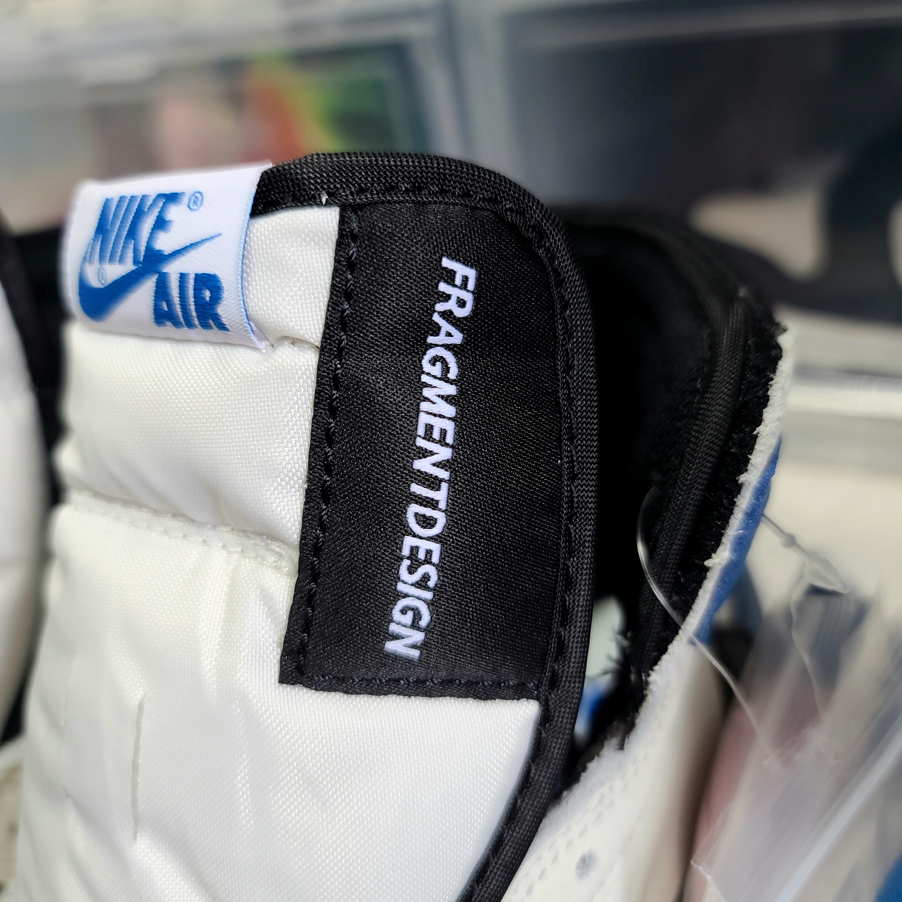 Jordan 1 x Travis Scott x Fragment Retro High OG SP Military Blue 착용 스타일 - 3