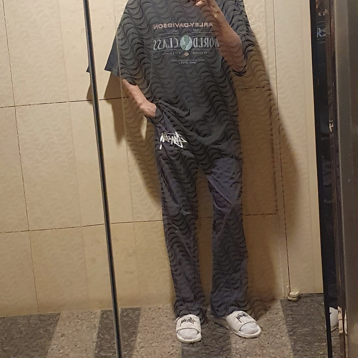 Nike x Stussy Beach Pants Off Noir, Nike x Stussy Benassi Slide Sail 착용 스타일