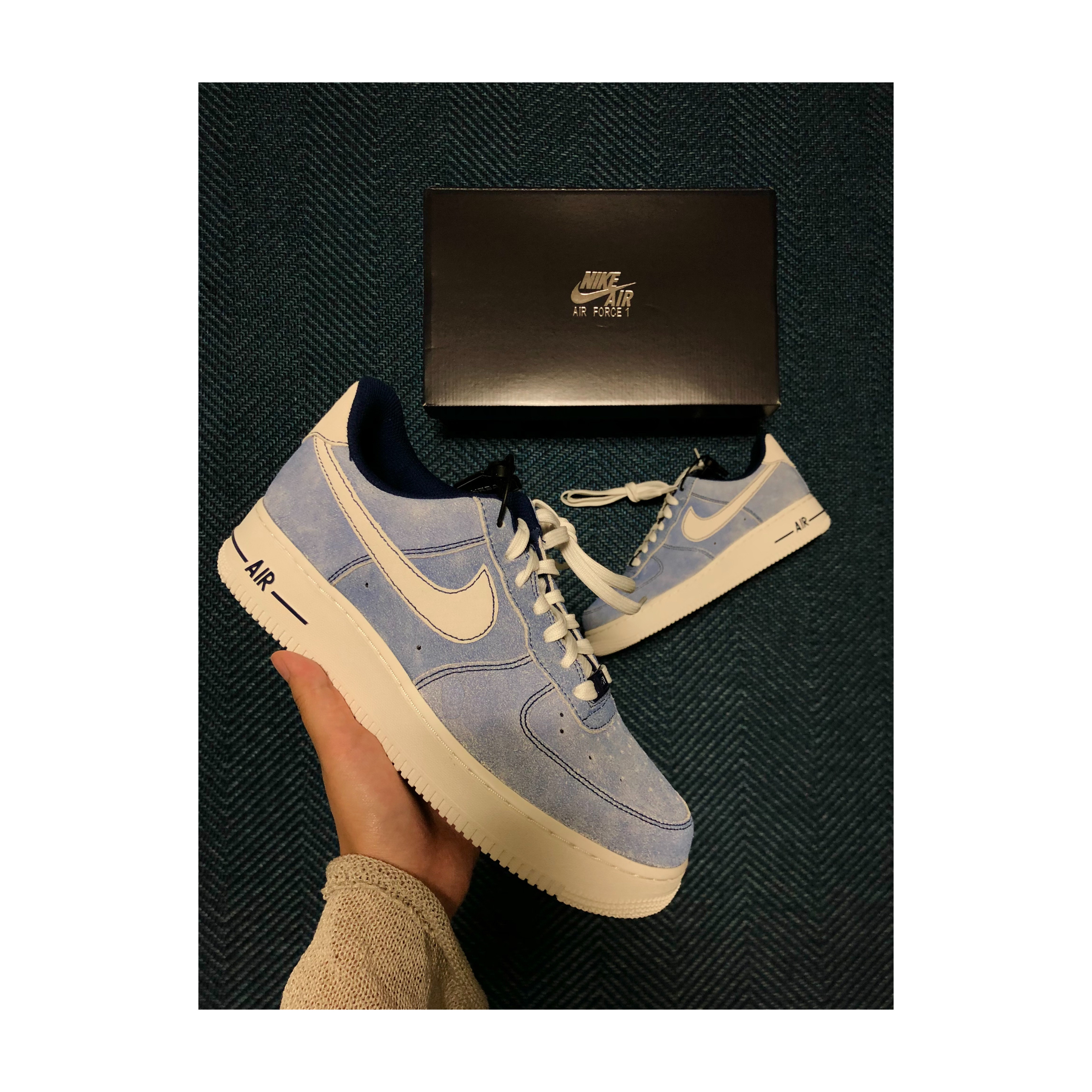 Nike Air Force 1 '07 LV8 Dusty Blue 착용 스타일