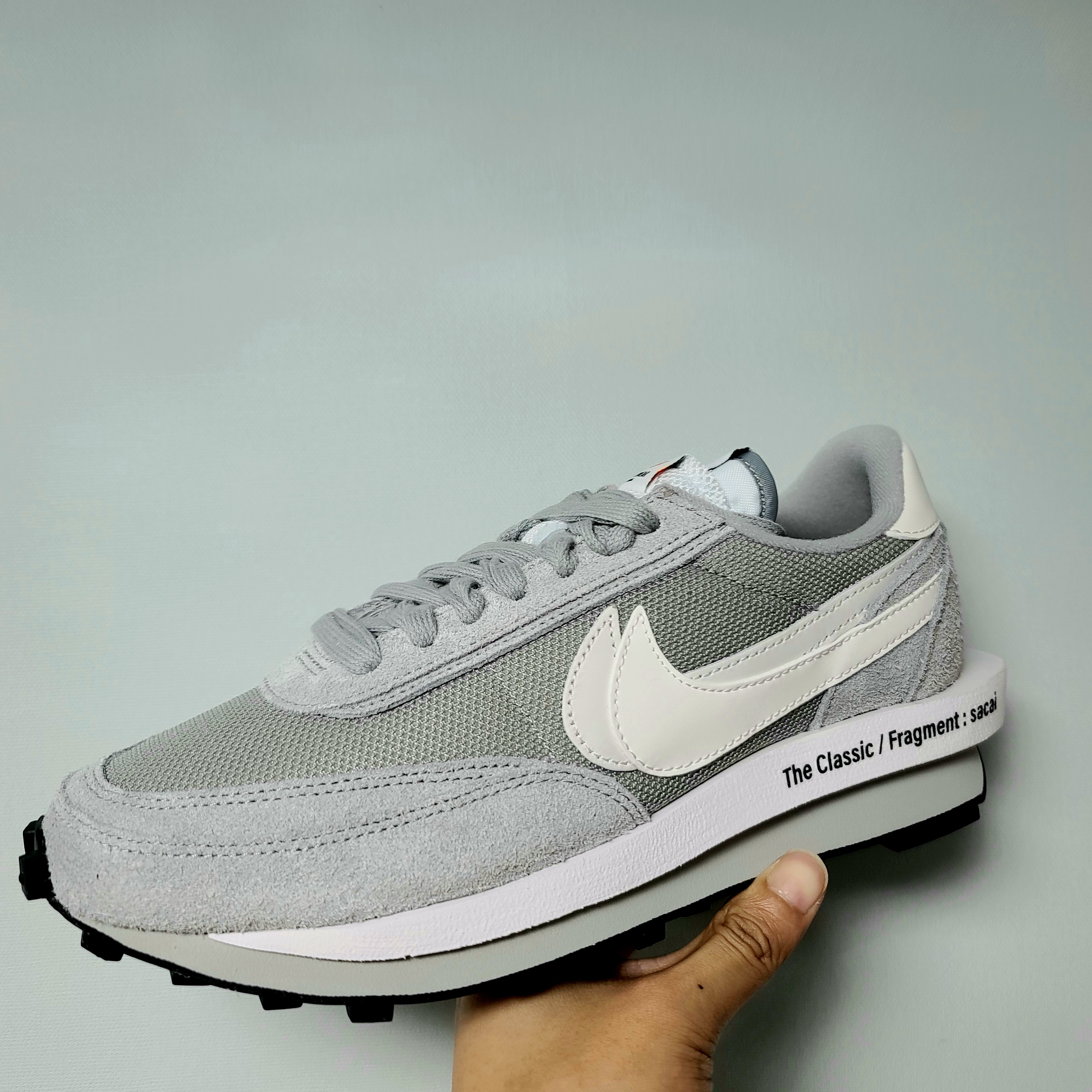Nike x Sacai x Fragment LDWaffle Light Smoke Grey 착용 스타일 - 3