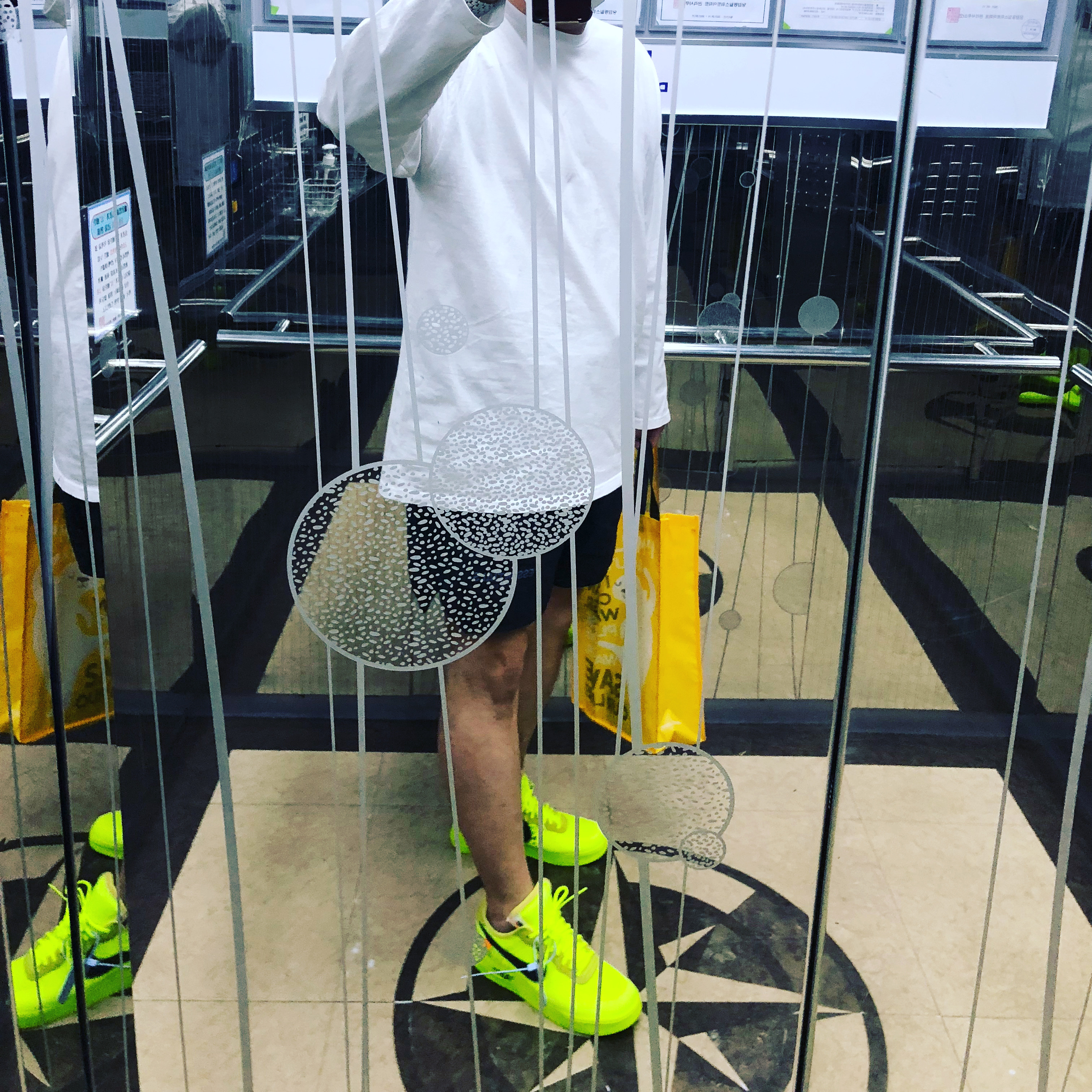 Nike x Off-White Air Force 1 Low Volt 착용 스타일