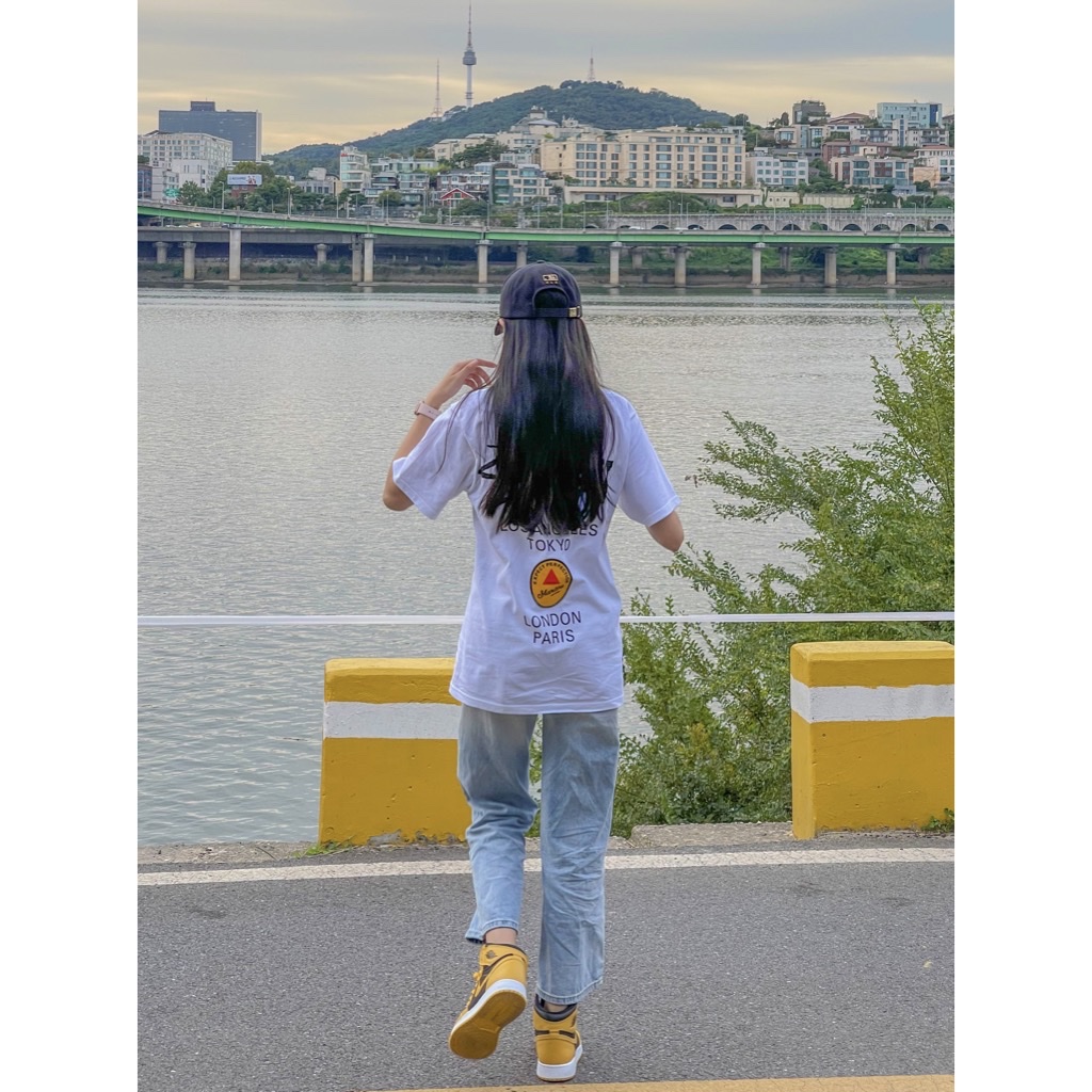 Stussy x Martine Rose 40 WT T-Shirt, Jordan 1 Retro High OG Pollen 착용 스타일 - 3