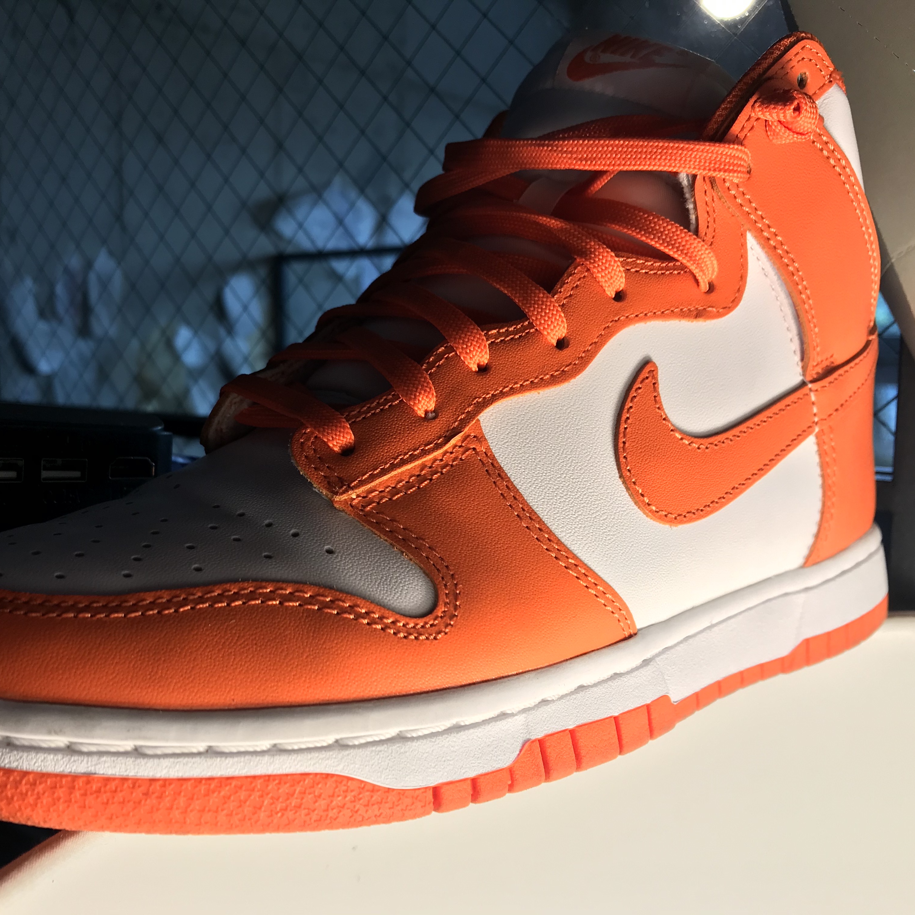 Nike Dunk High Retro Orange Blaze 착용 스타일