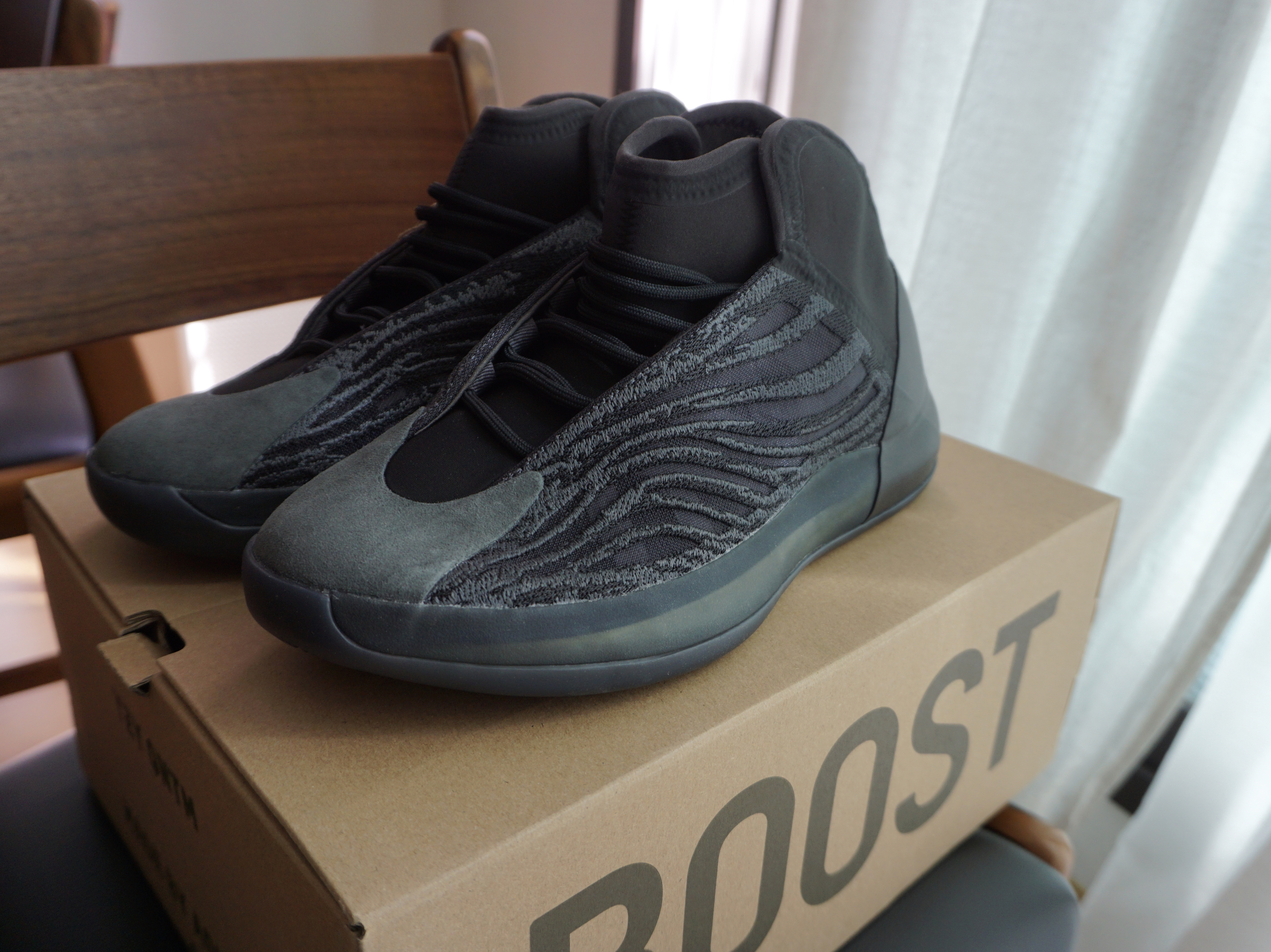 Adidas Yeezy QNTM Onyx 착용 스타일 - 1