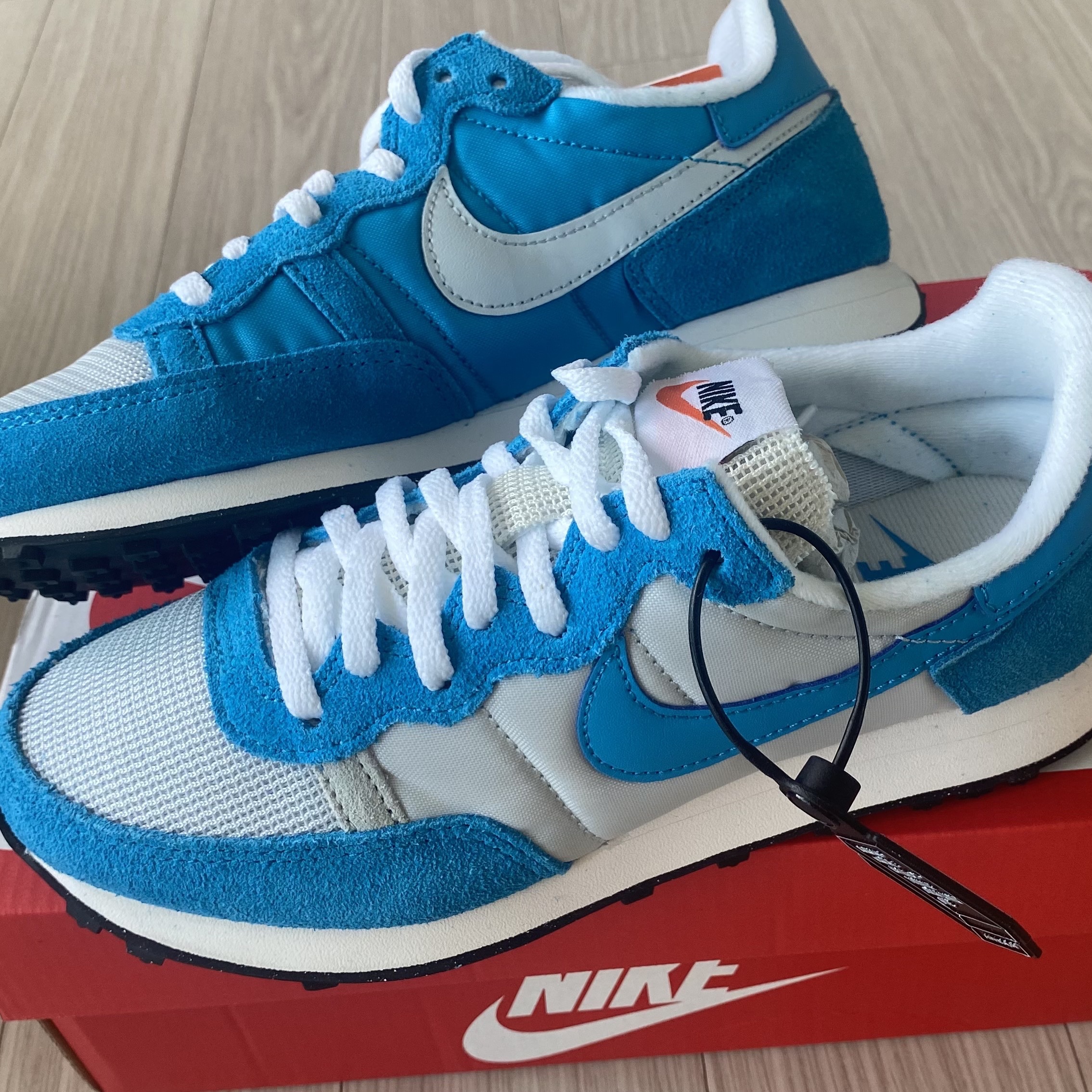 Nike Challenger OG Laser Blue 착용 스타일 - 2