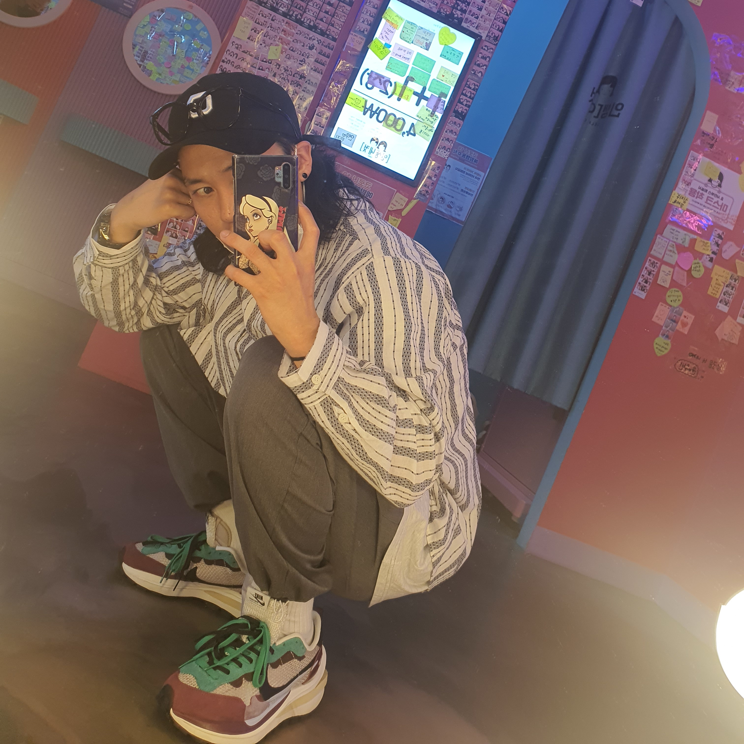 Nike x Sacai VaporWaffle String & Black Villain Red 착용 스타일
