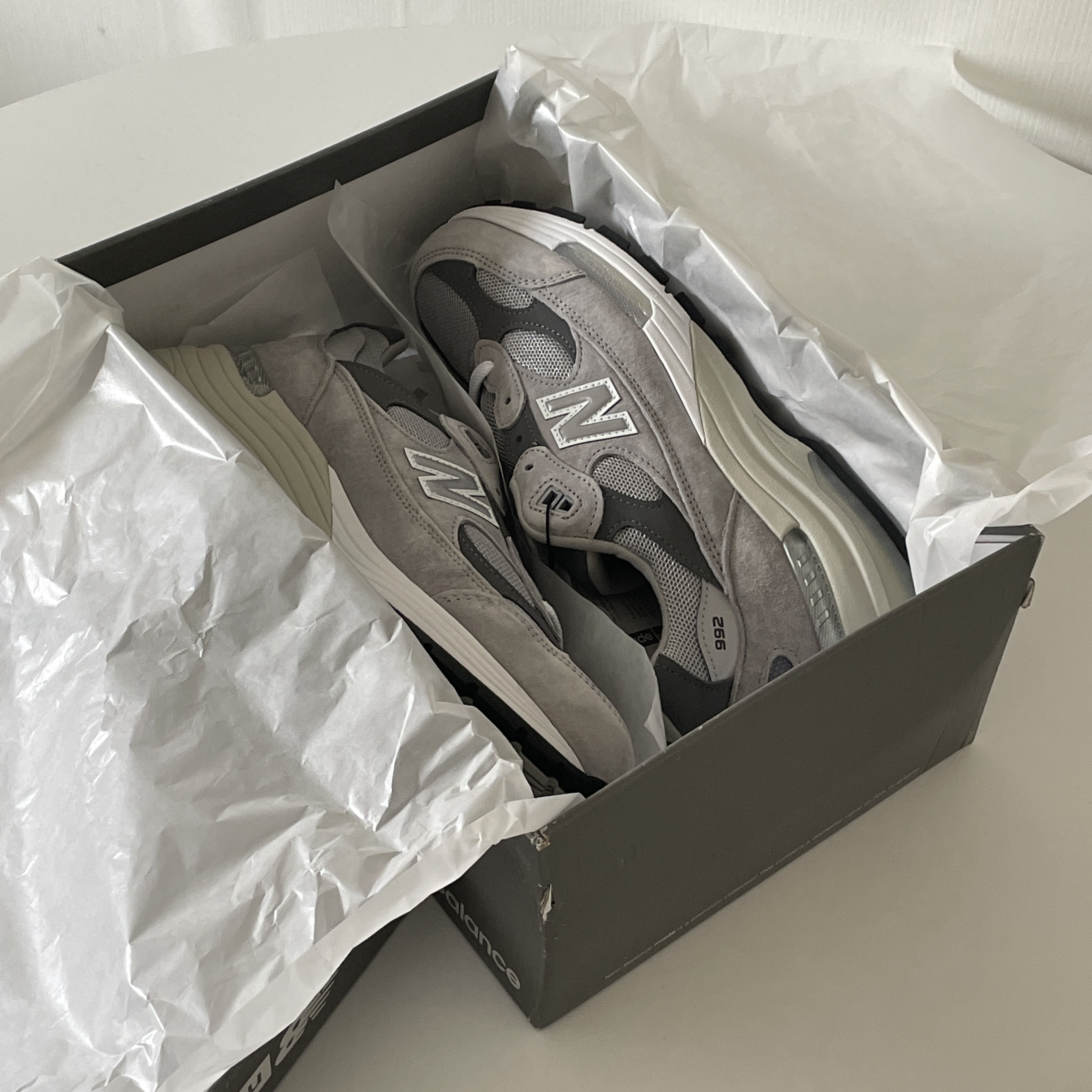 New Balance 992 Made in USA Grey - D Standard 착용 스타일