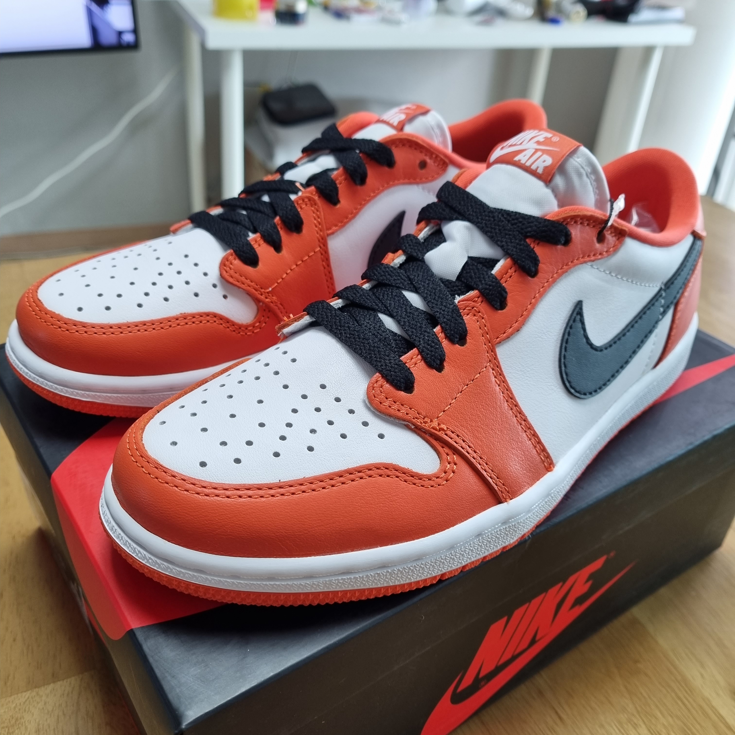 Jordan 1 Low OG Starfish 착용 스타일