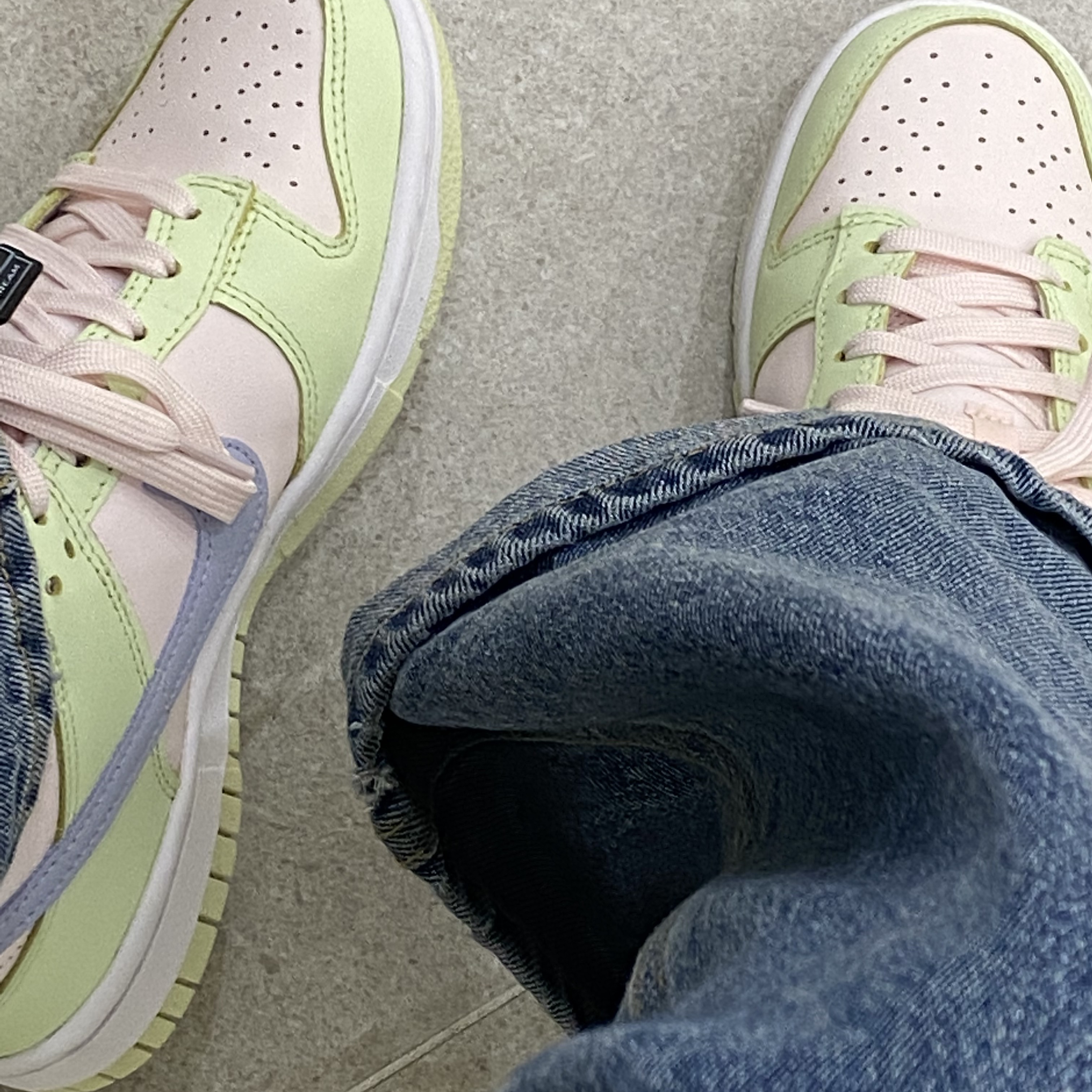 (W) Nike Dunk Low Light Soft Pink 착용 스타일 - 3