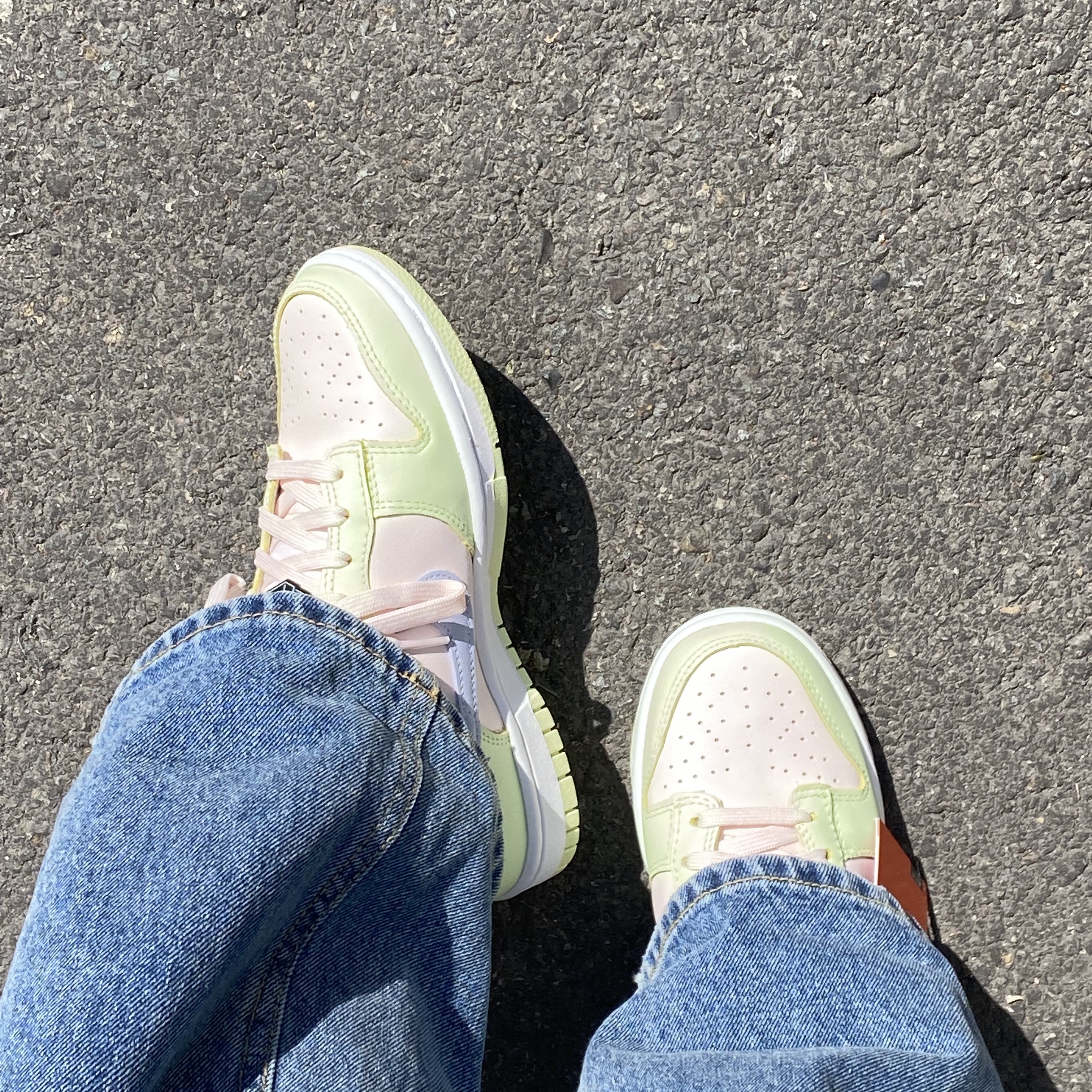 (W) Nike Dunk Low Light Soft Pink 착용 스타일 - 2