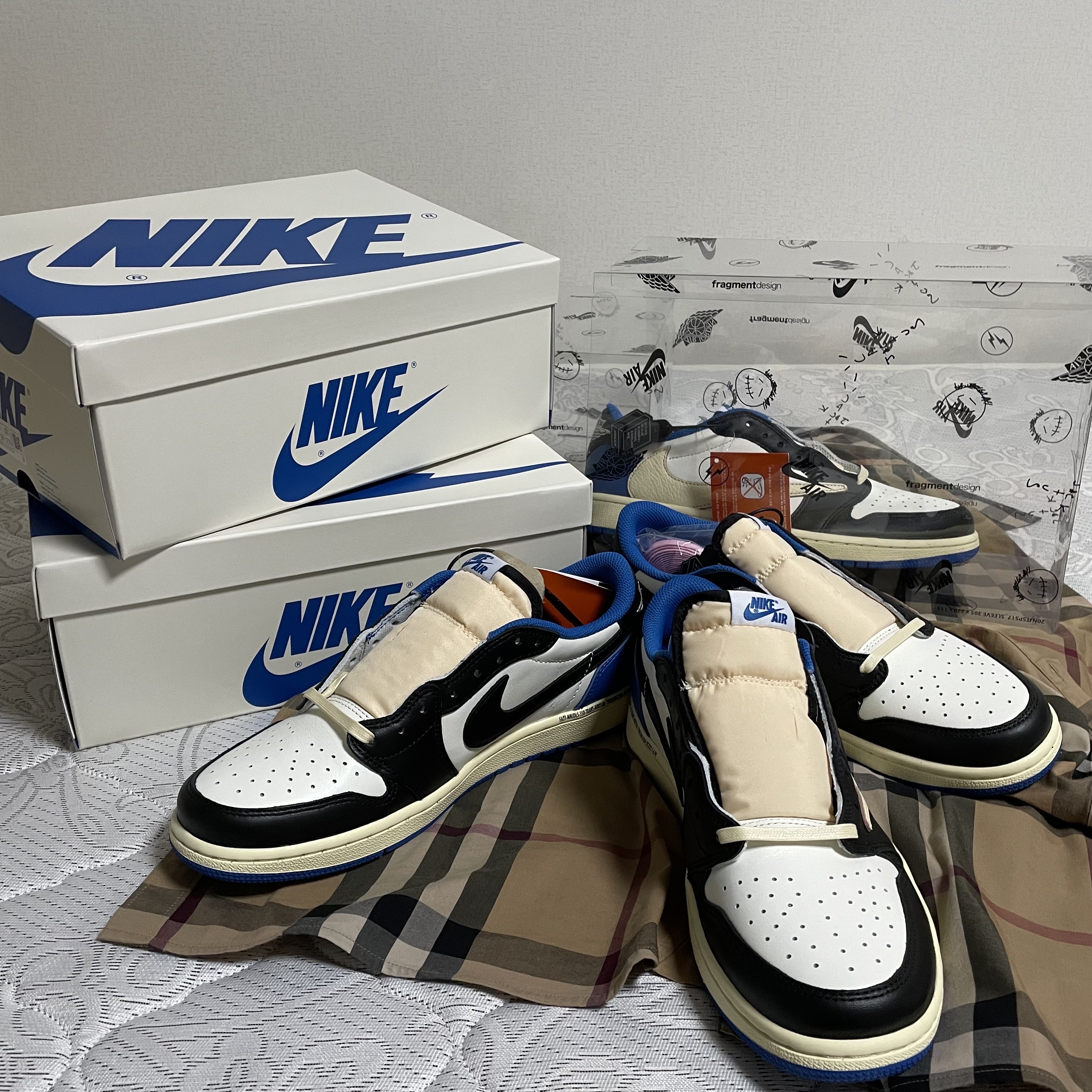 Jordan 1 x Travis Scott x Fragment Retro Low OG SP Military Blue 착용 스타일 - 1