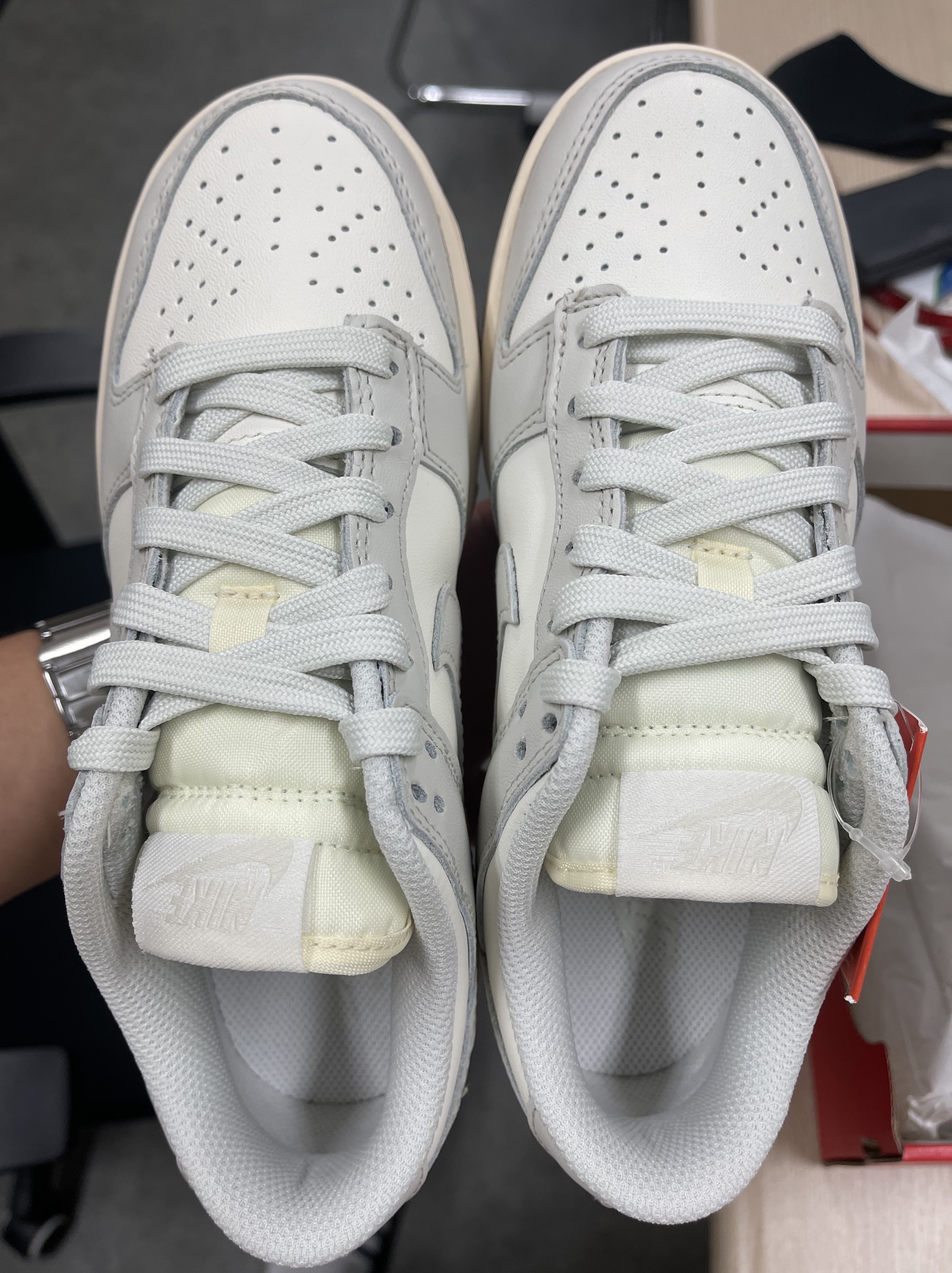 (W) Nike Dunk Low Light Bone 착용 스타일 - 2