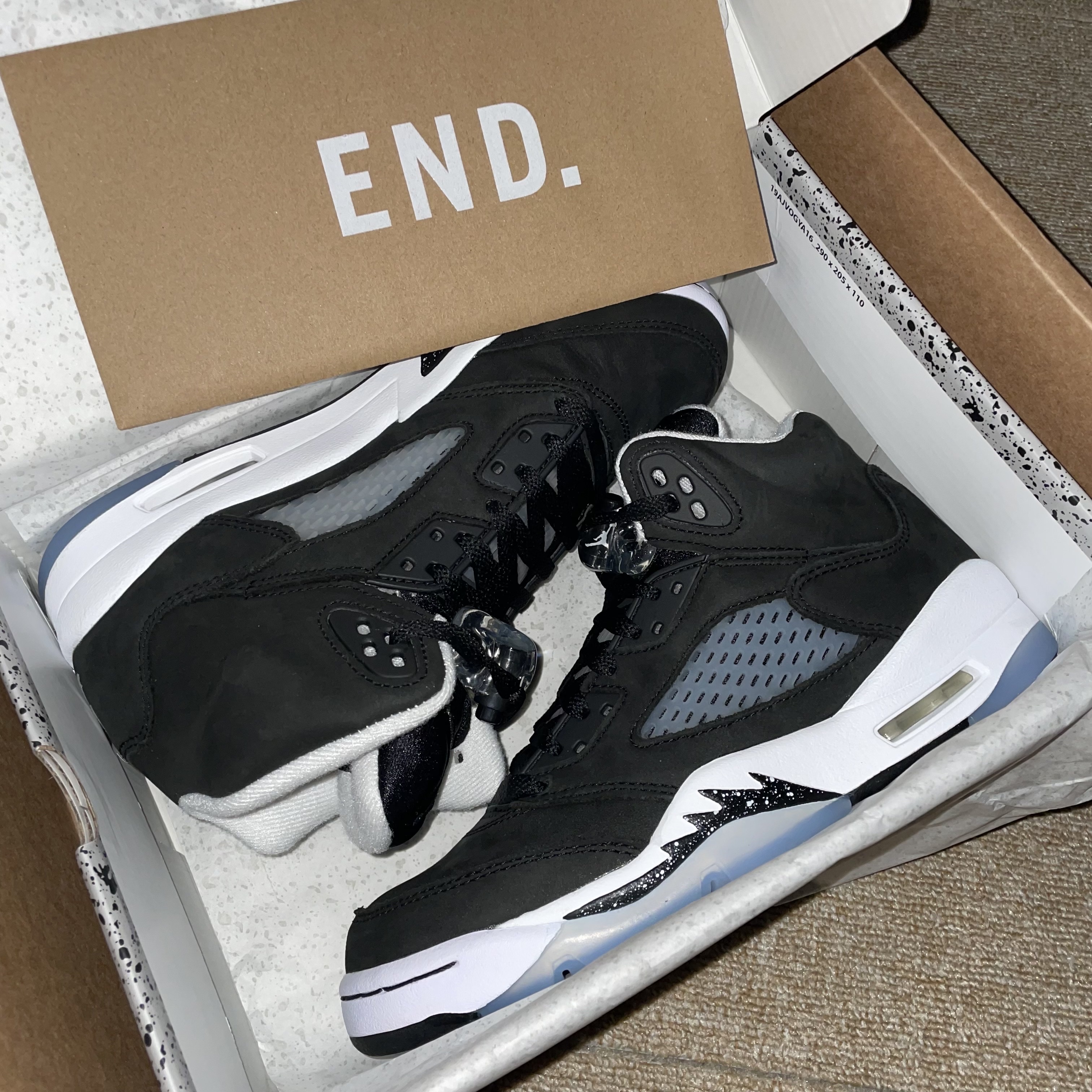Jordan 5 Retro Moonlight 착용 스타일 - 3