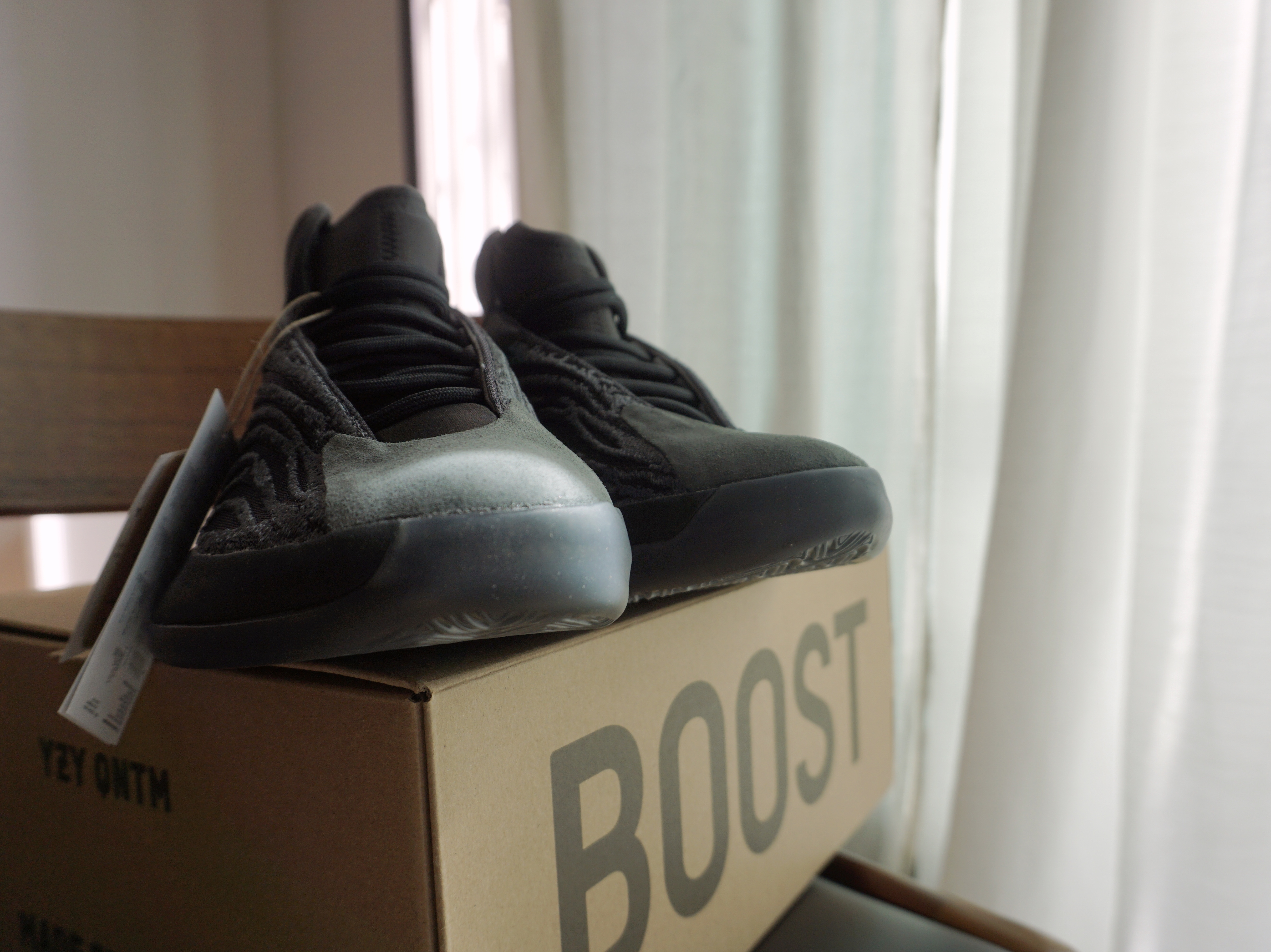 Adidas Yeezy QNTM Onyx 착용 스타일 - 5