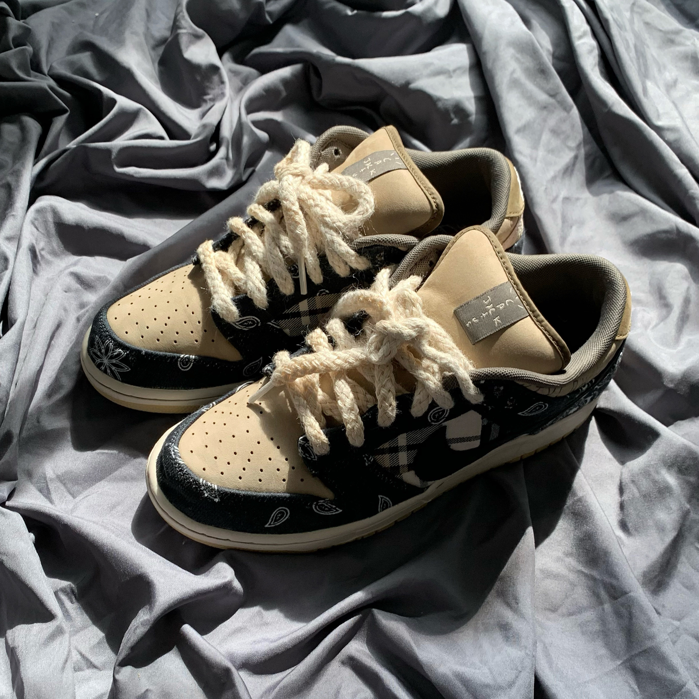 Nike x Travis Scott SB Dunk Low 착용 스타일