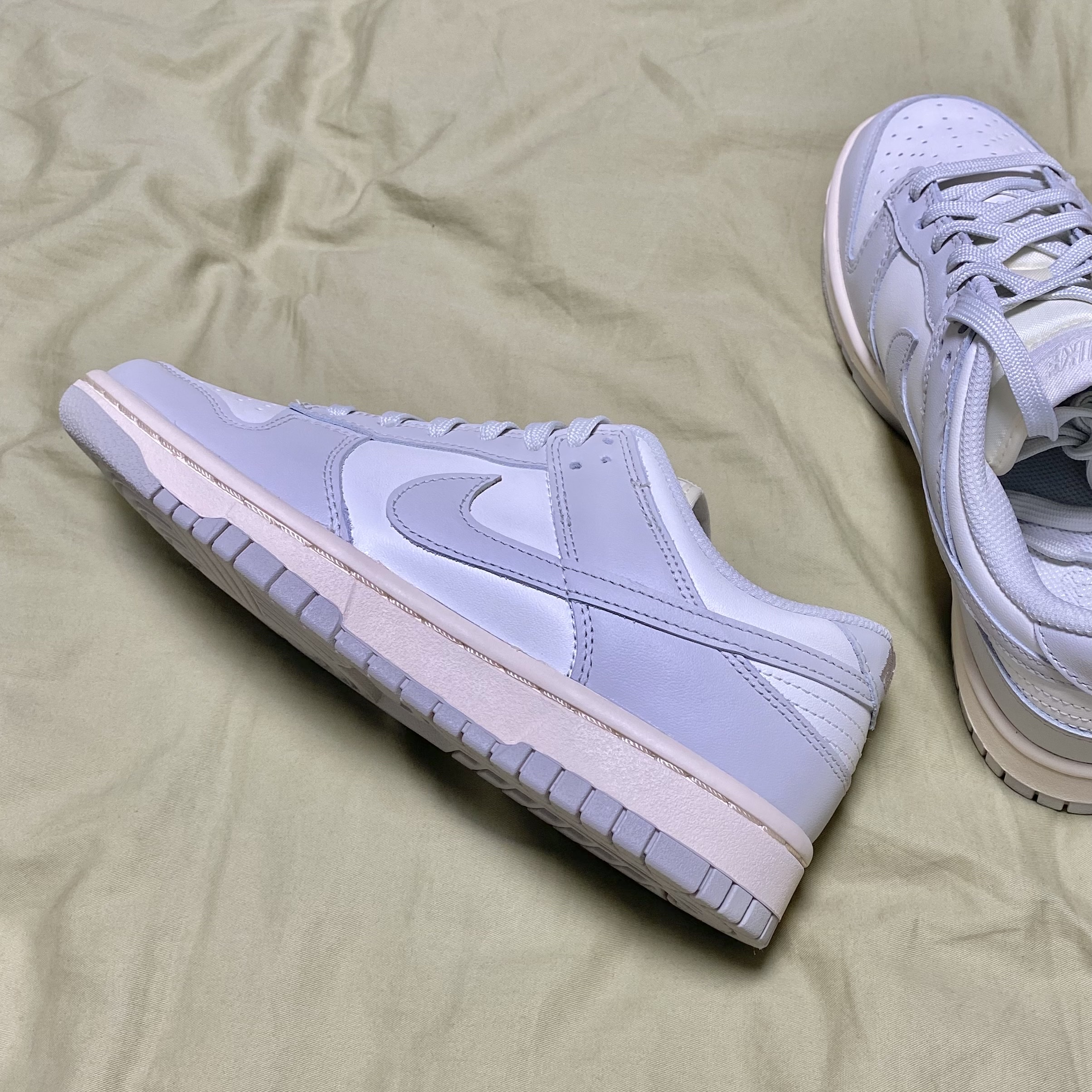 (W) Nike Dunk Low Light Bone 착용 스타일 - 1