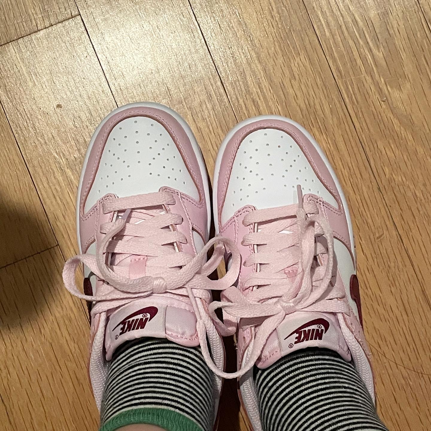 (GS) Nike Dunk Low Pink Foam 착용 스타일 - 2