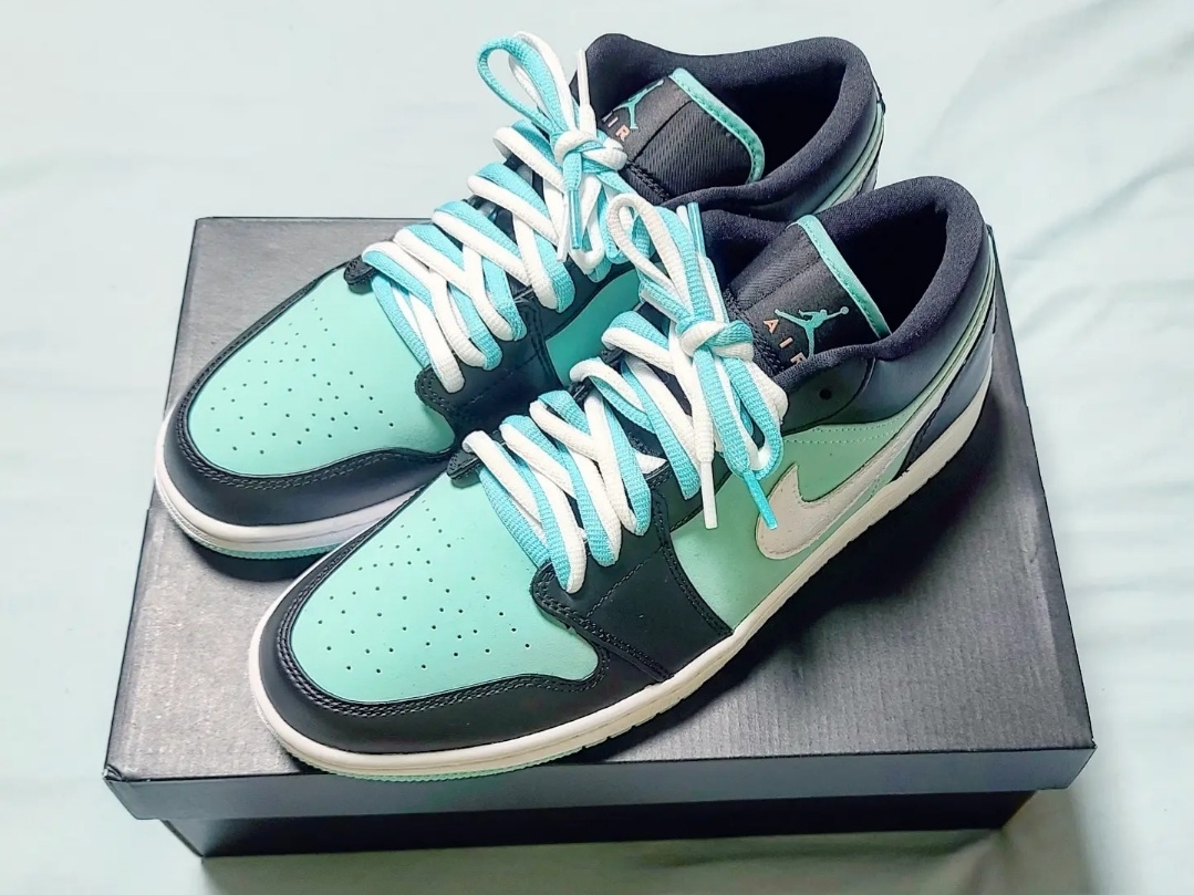 Jordan 1 Low SE Tropical Twist 착용 스타일