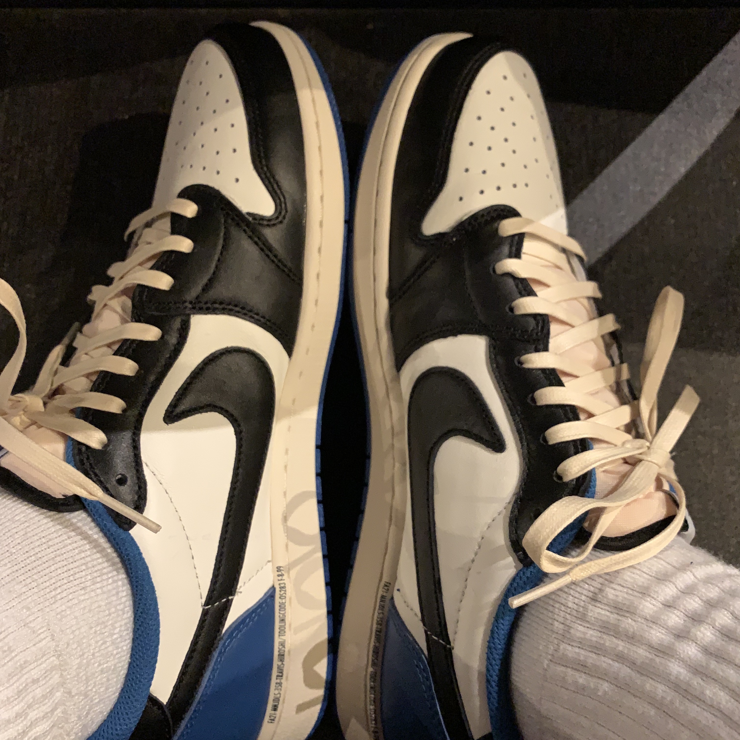 Jordan 1 x Travis Scott x Fragment Retro Low OG SP Military Blue 착용 스타일