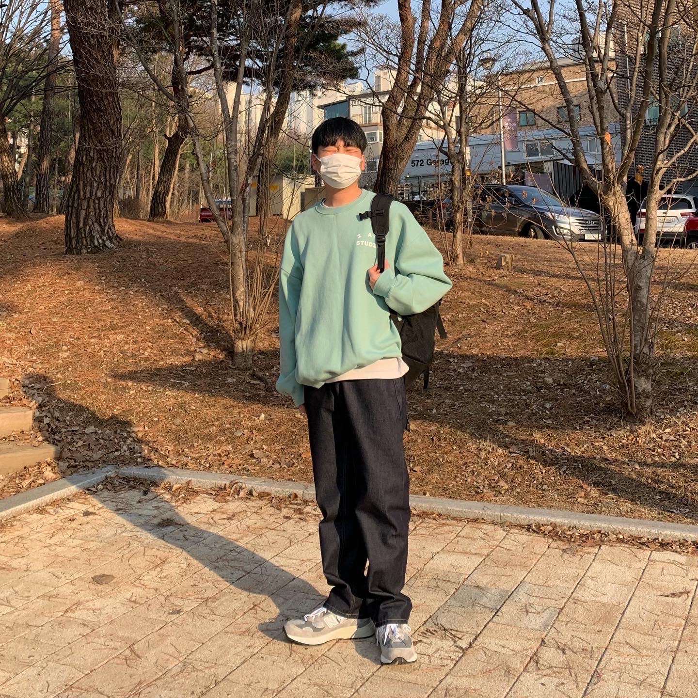 IAB Studio Crewneck Ash Green, New Balance 992 Made in USA Grey - D Standard 착용 스타일 - 2