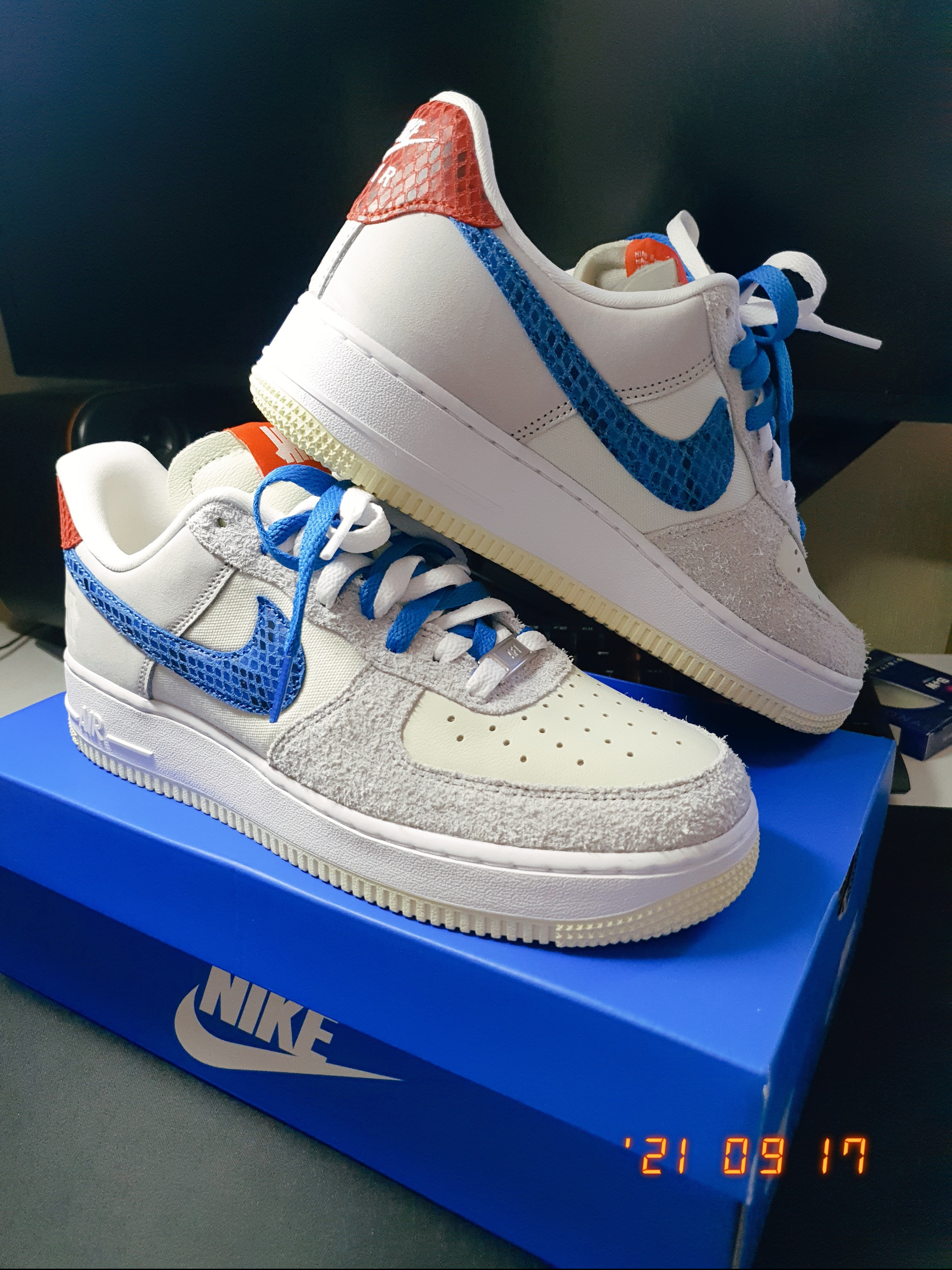 Nike x Undefeated Air Force 1 Low SP 5 On It, Nike x Sacai VaporWaffle Black White 착용 스타일 - 3