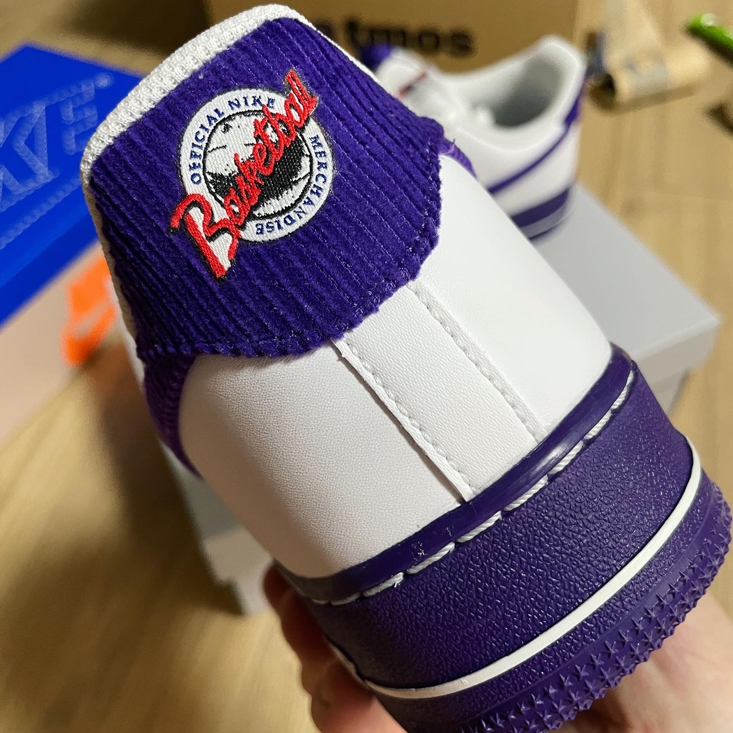 Nike Air Force 1 '07 LV8 EMB White and Court Purple 착용 스타일 - 4