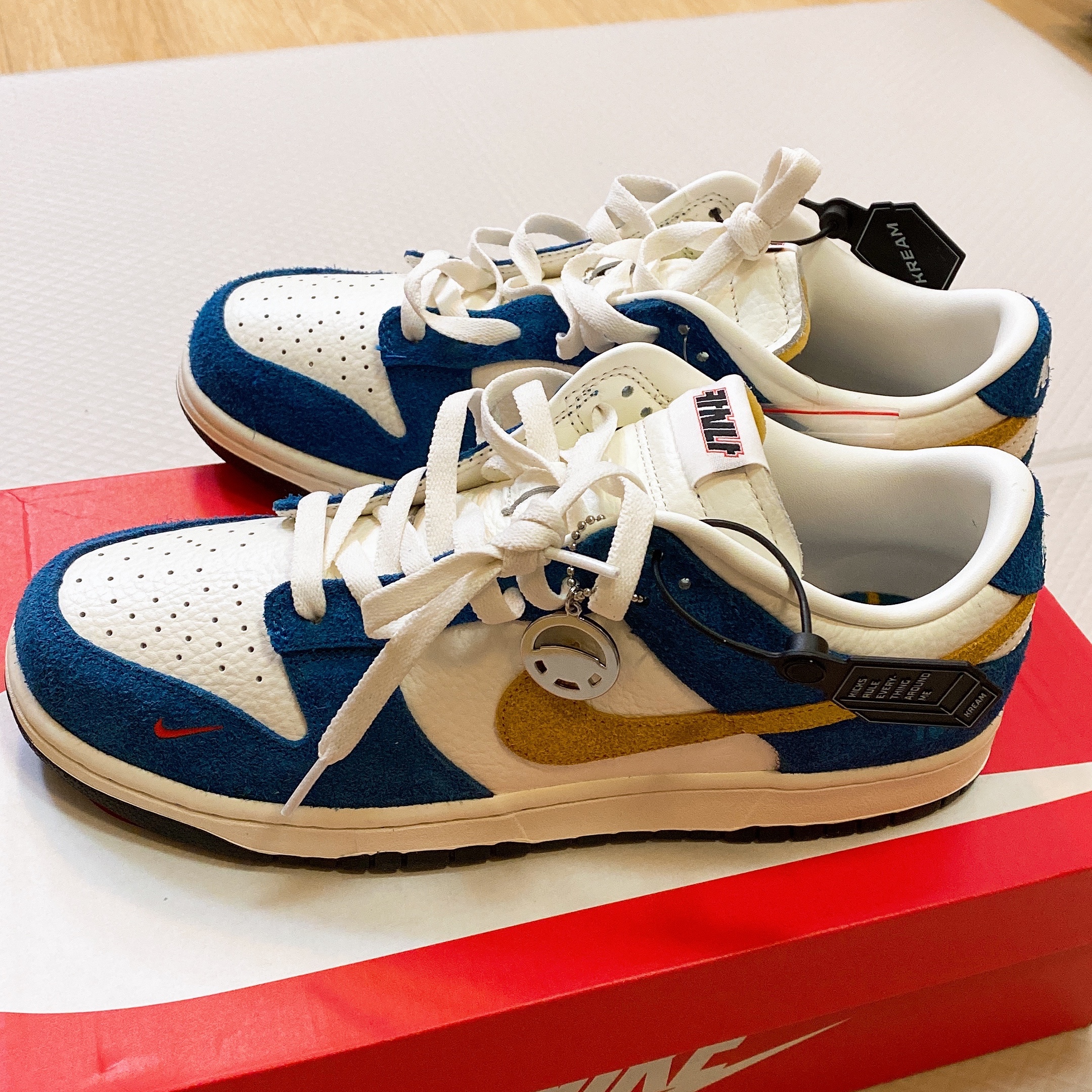 Nike x Kasina Dunk Low 80's Bus 착용 스타일 - 3