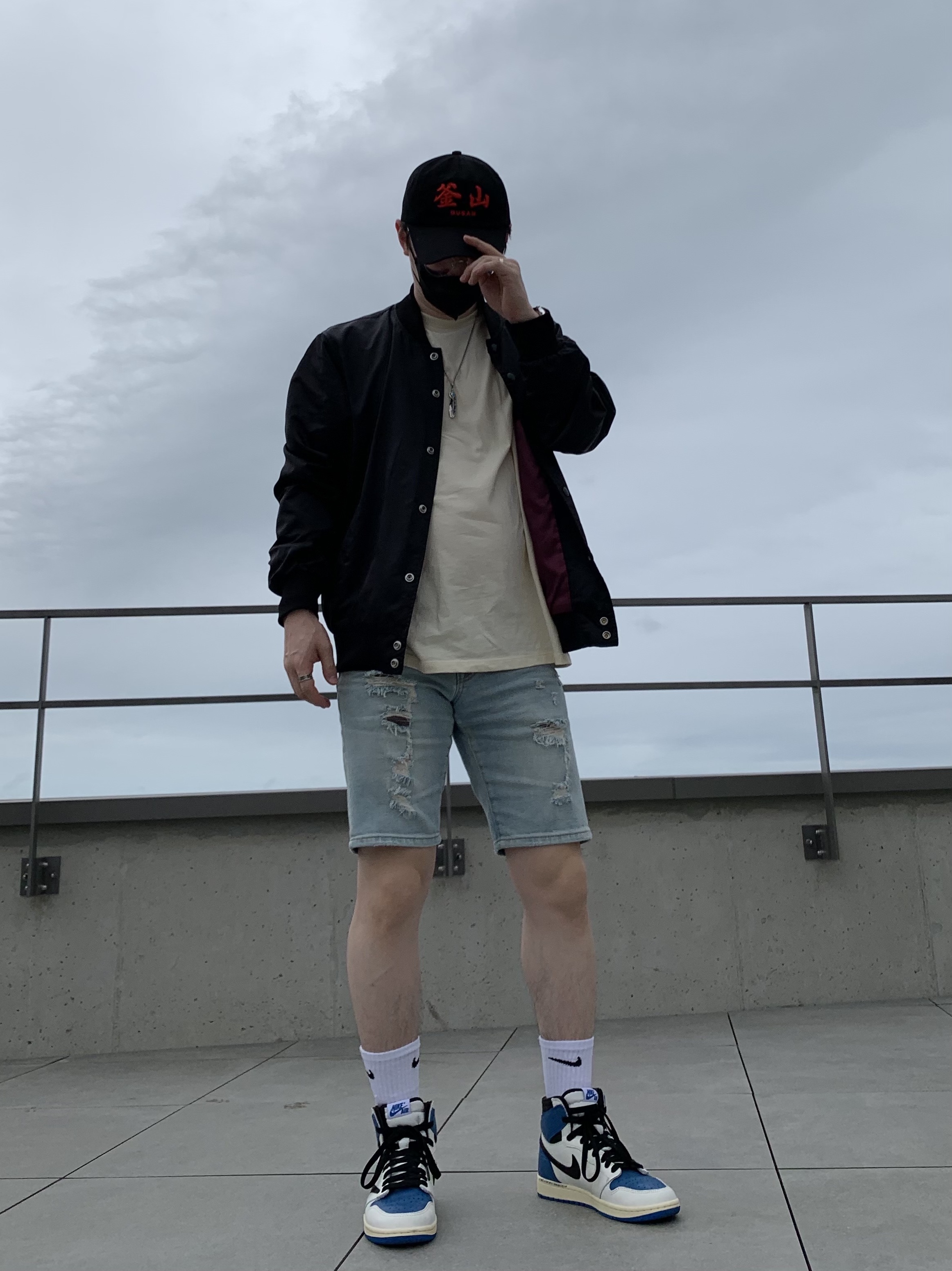 Jordan 1 x Travis Scott x Fragment Retro High OG SP Military Blue 착용 스타일