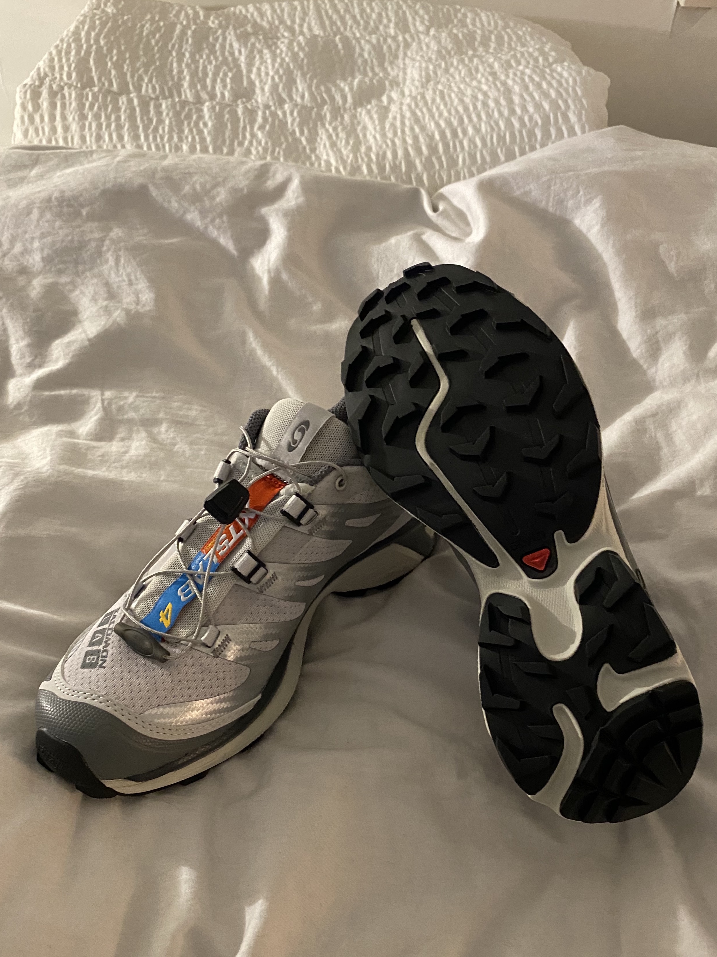 IAB Studio White & Ash Blue Socks (3 Pack), Salomon XT-4 ADV Silver Metallic X 착용 스타일 - 4