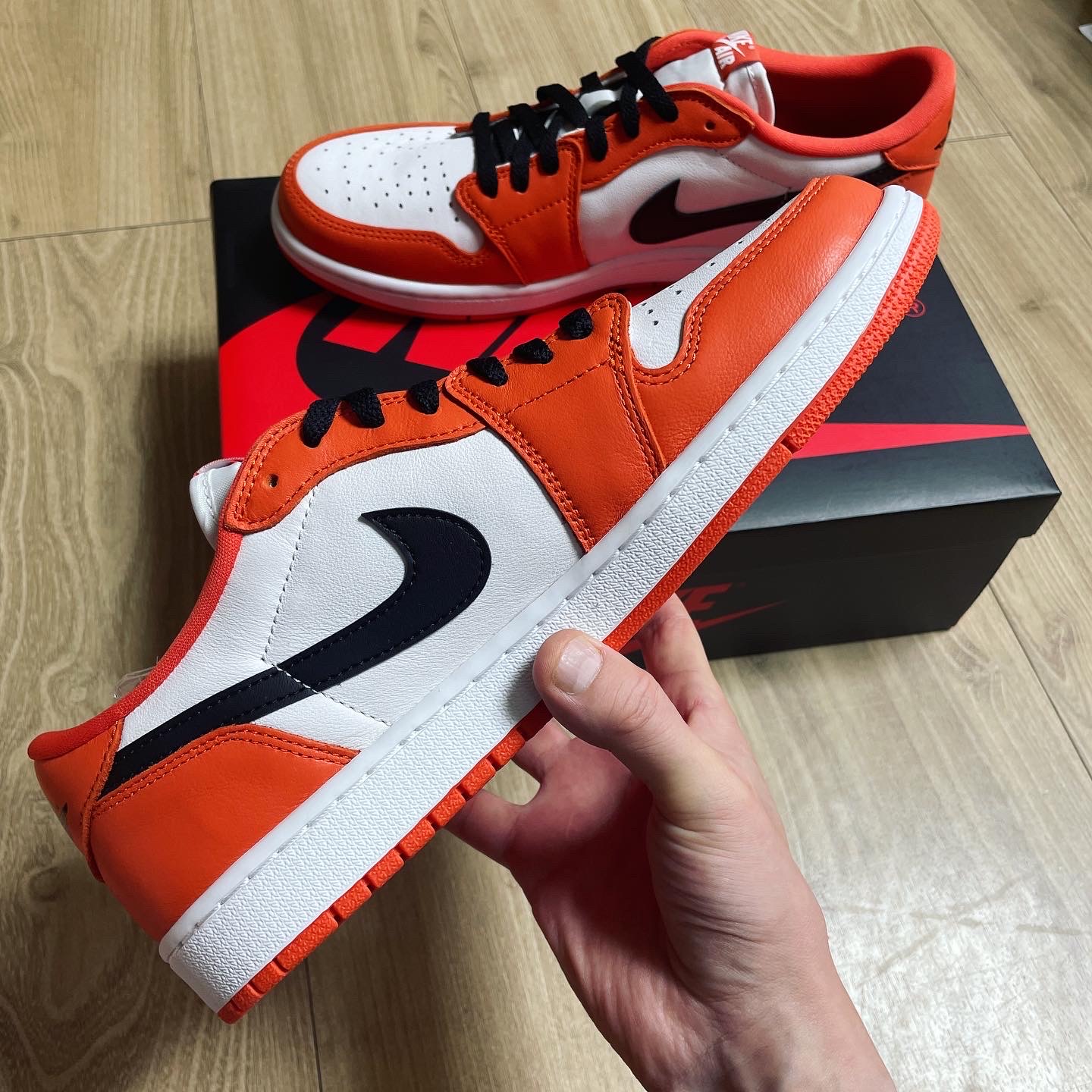 Jordan 1 Low OG Starfish 착용 스타일 - 3