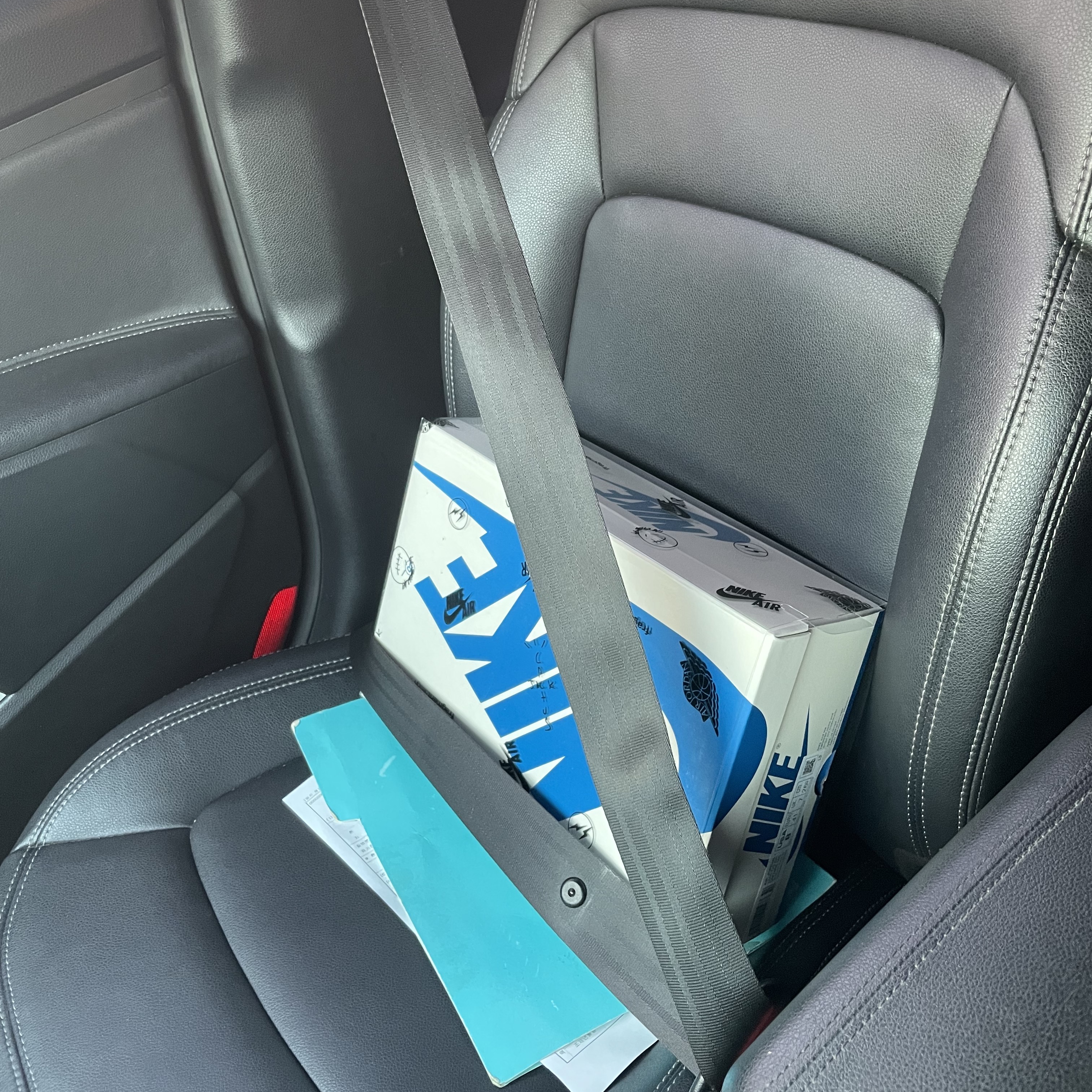 Jordan 1 x Travis Scott x Fragment Retro Low OG SP Military Blue 착용 스타일