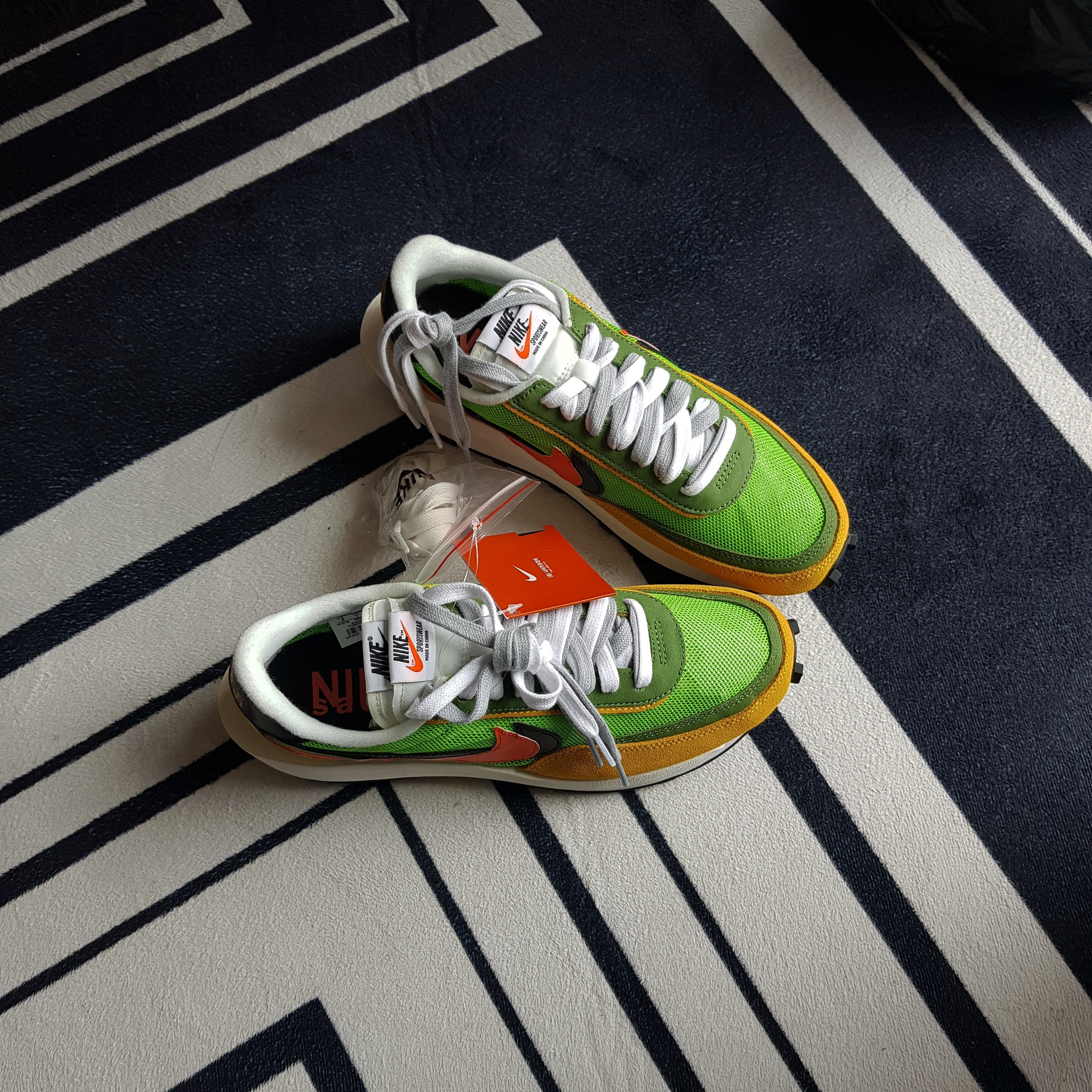 Nike x Sacai LDWaffle Green Multi 착용 스타일