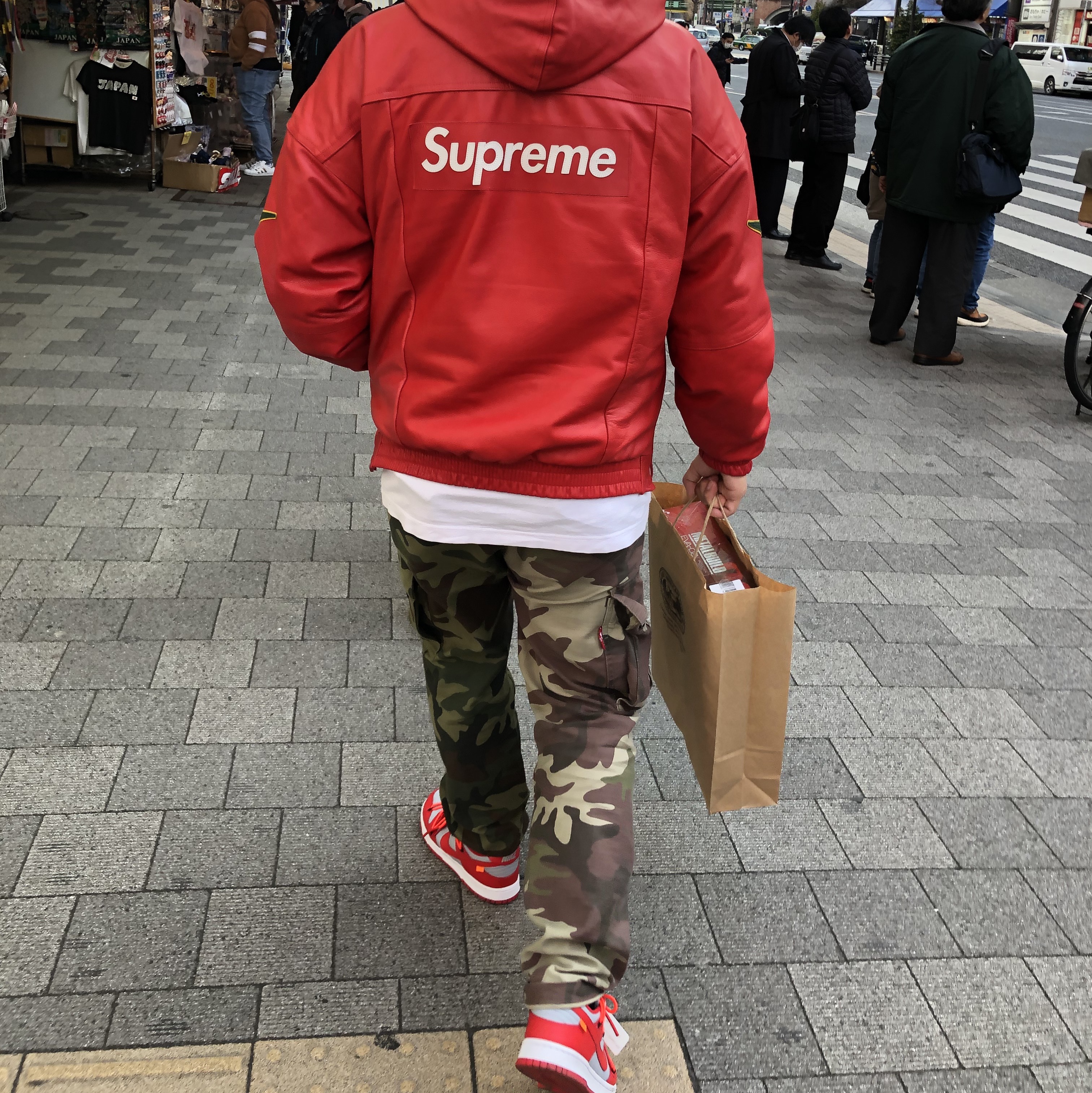 Nike x Off-White Dunk Low University Red, Supreme x Nike Leather Anorak Red - 19FW 착용 스타일