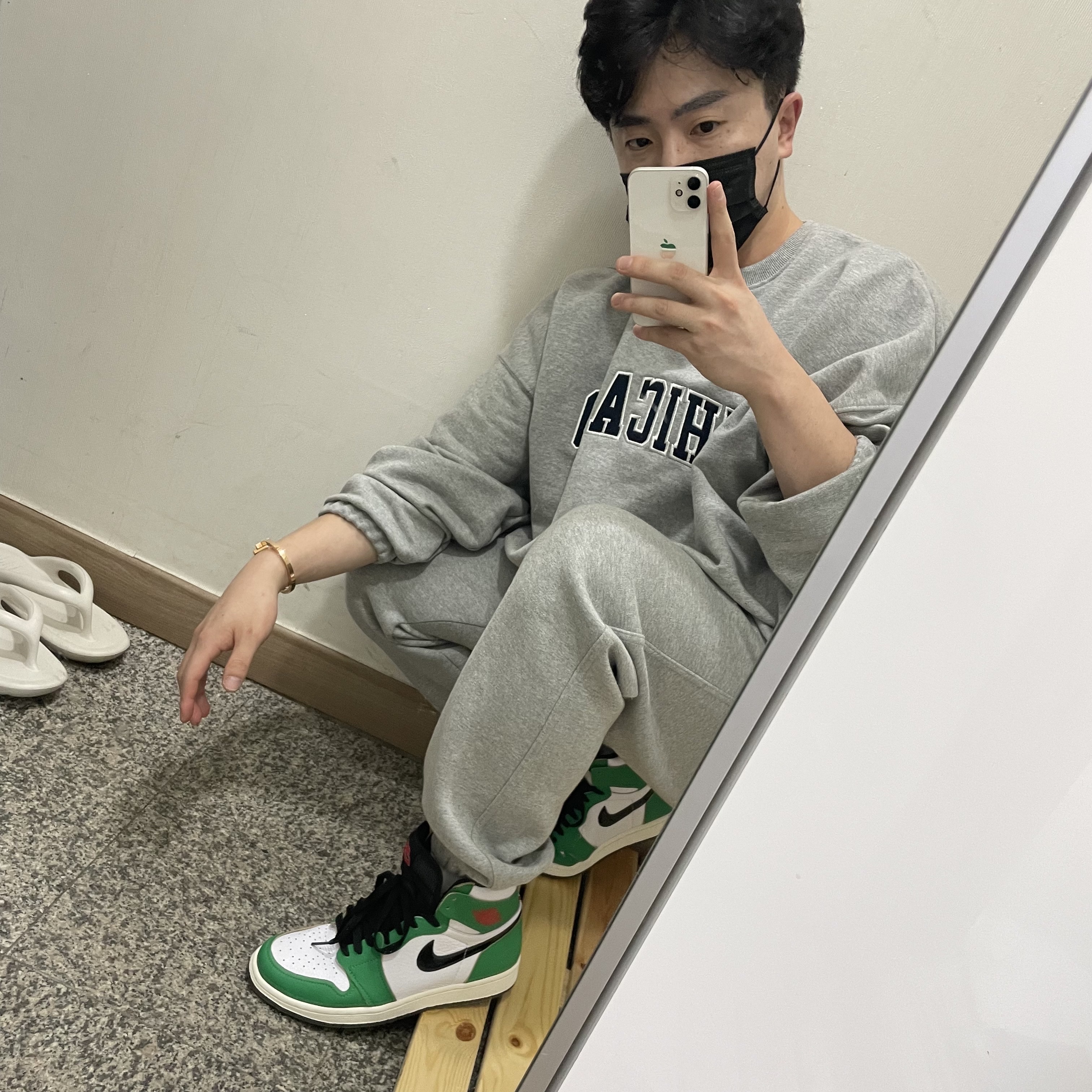 (W) Jordan 1 Retro High OG Lucky Green 착용 스타일 - 3