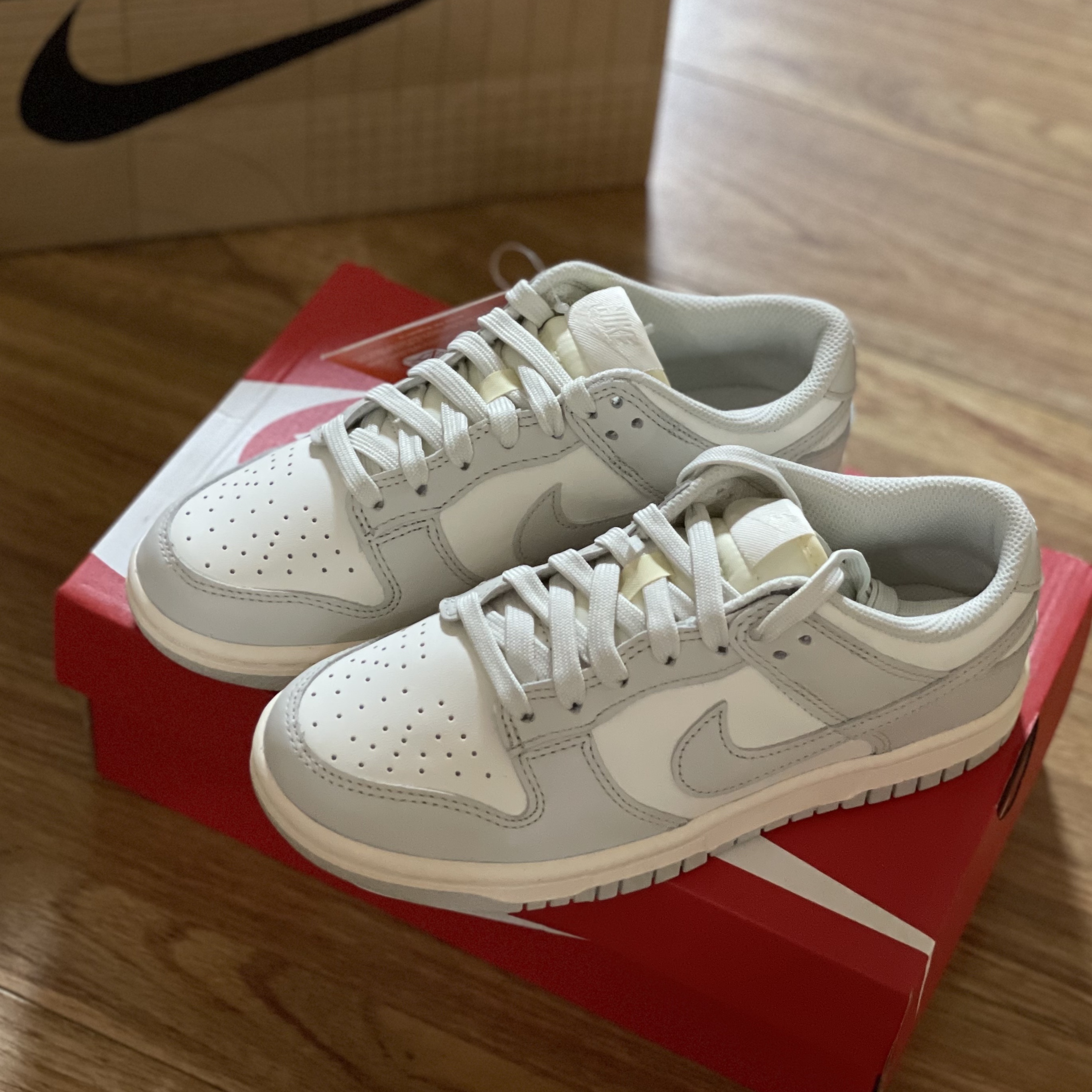 (W) Nike Dunk Low Light Bone 착용 스타일 - 1