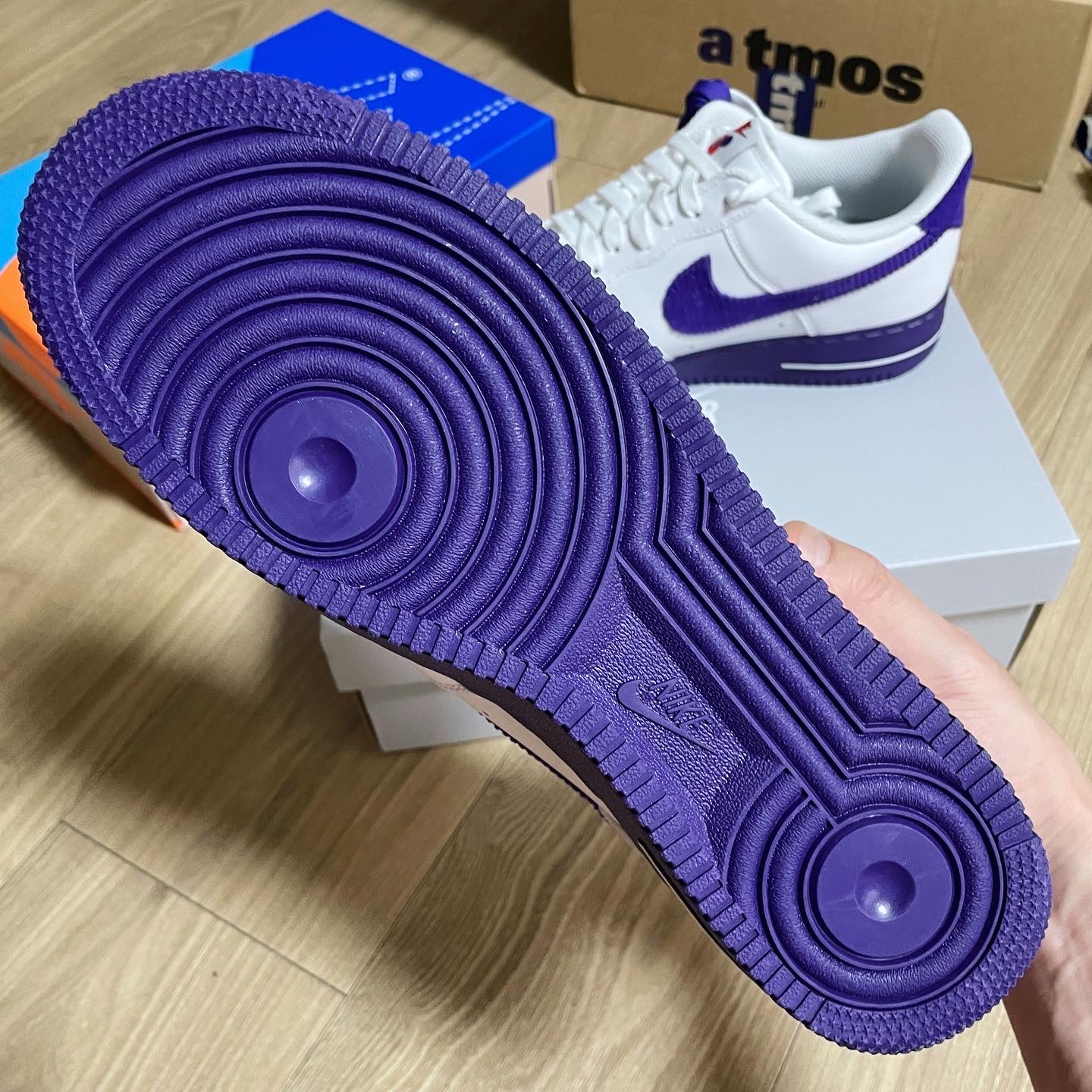 Nike Air Force 1 '07 LV8 EMB White and Court Purple 착용 스타일 - 5