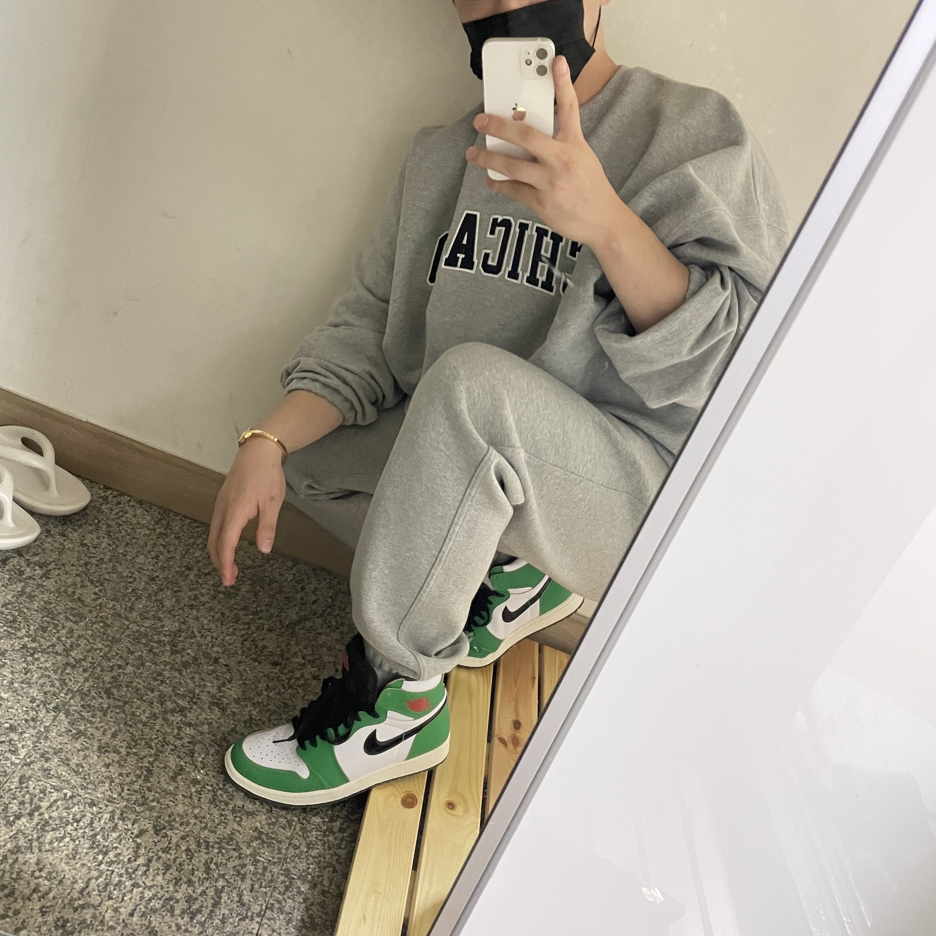 (W) Jordan 1 Retro High OG Lucky Green 착용 스타일 - 2