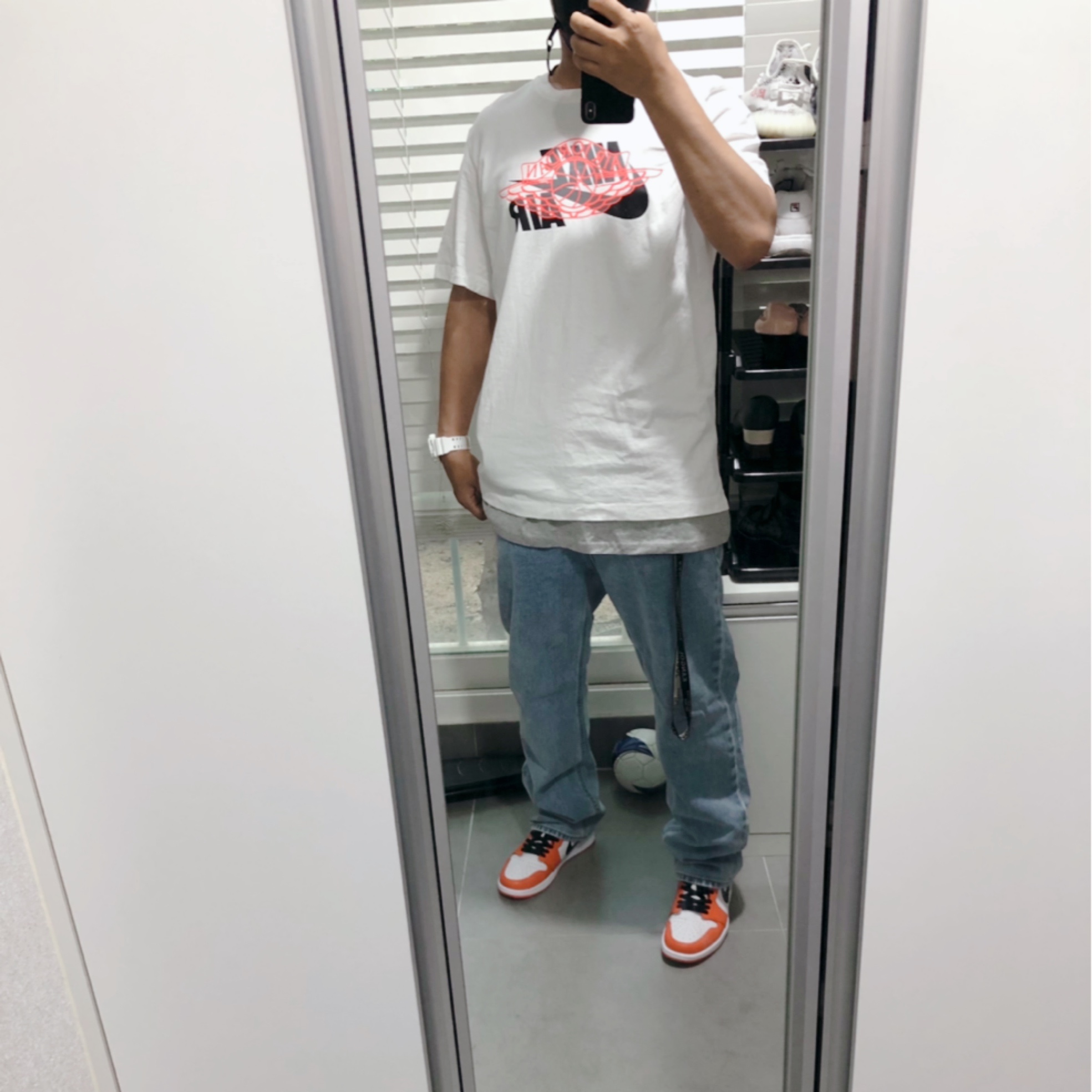 Jordan 1 Low OG Starfish 착용 스타일 - 1