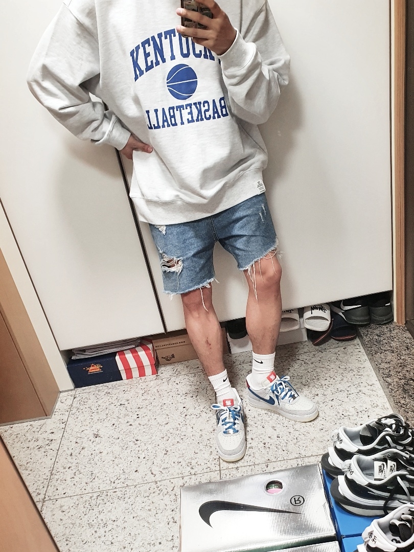 Nike x Undefeated Air Force 1 Low SP 5 On It, Nike x Sacai VaporWaffle Black White 착용 스타일 - 1