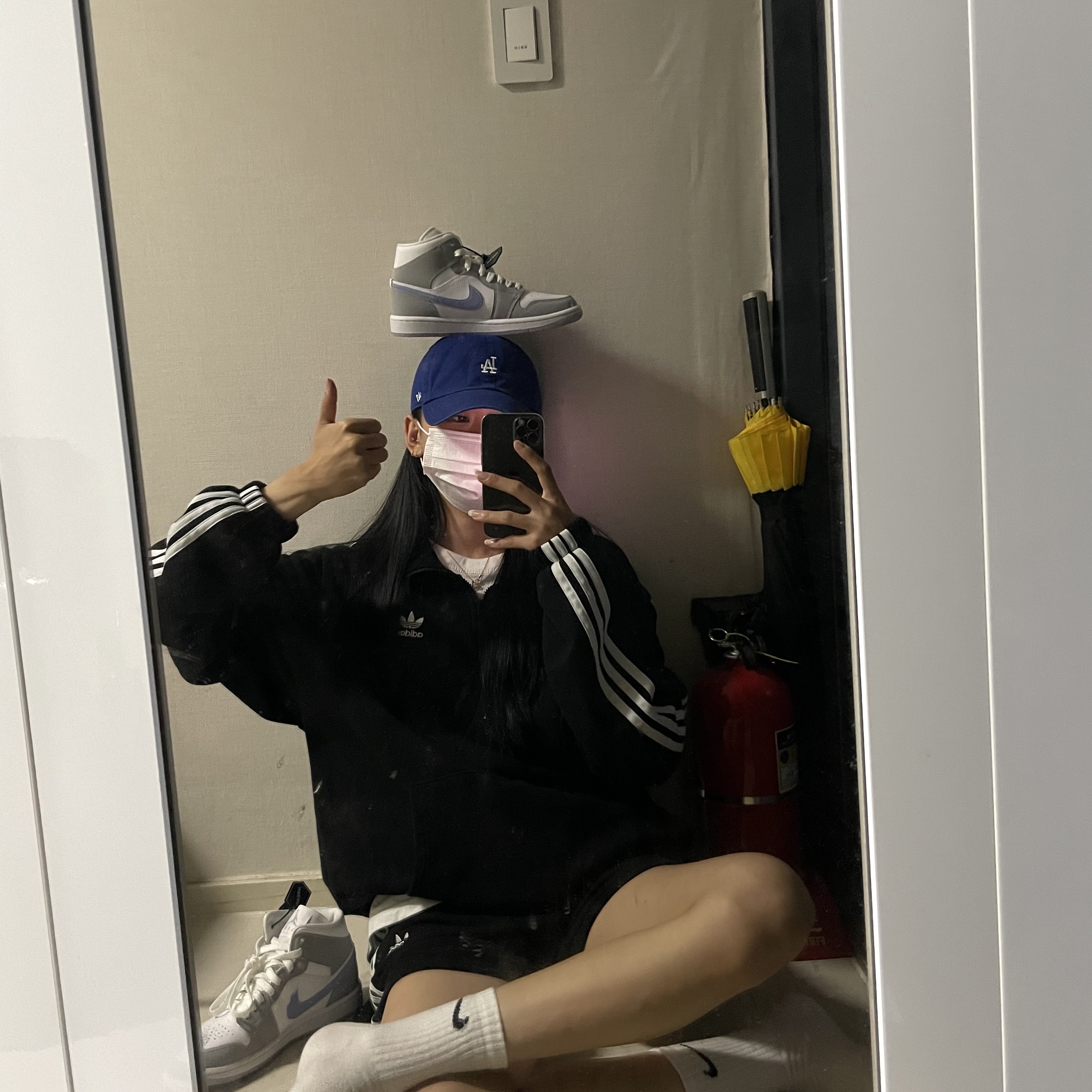 (W) Jordan 1 Mid Wolf Grey 착용 스타일 - 3