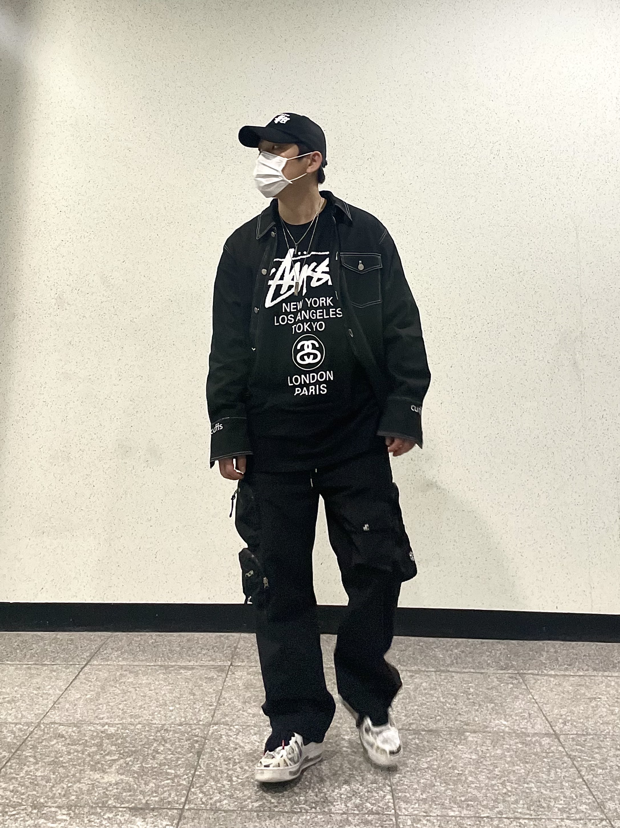Nike x Peaceminusone Air Force 1 Low Para-Noise 2.0, Stussy World Tour LS T-Shirt Black 착용 스타일 - 2