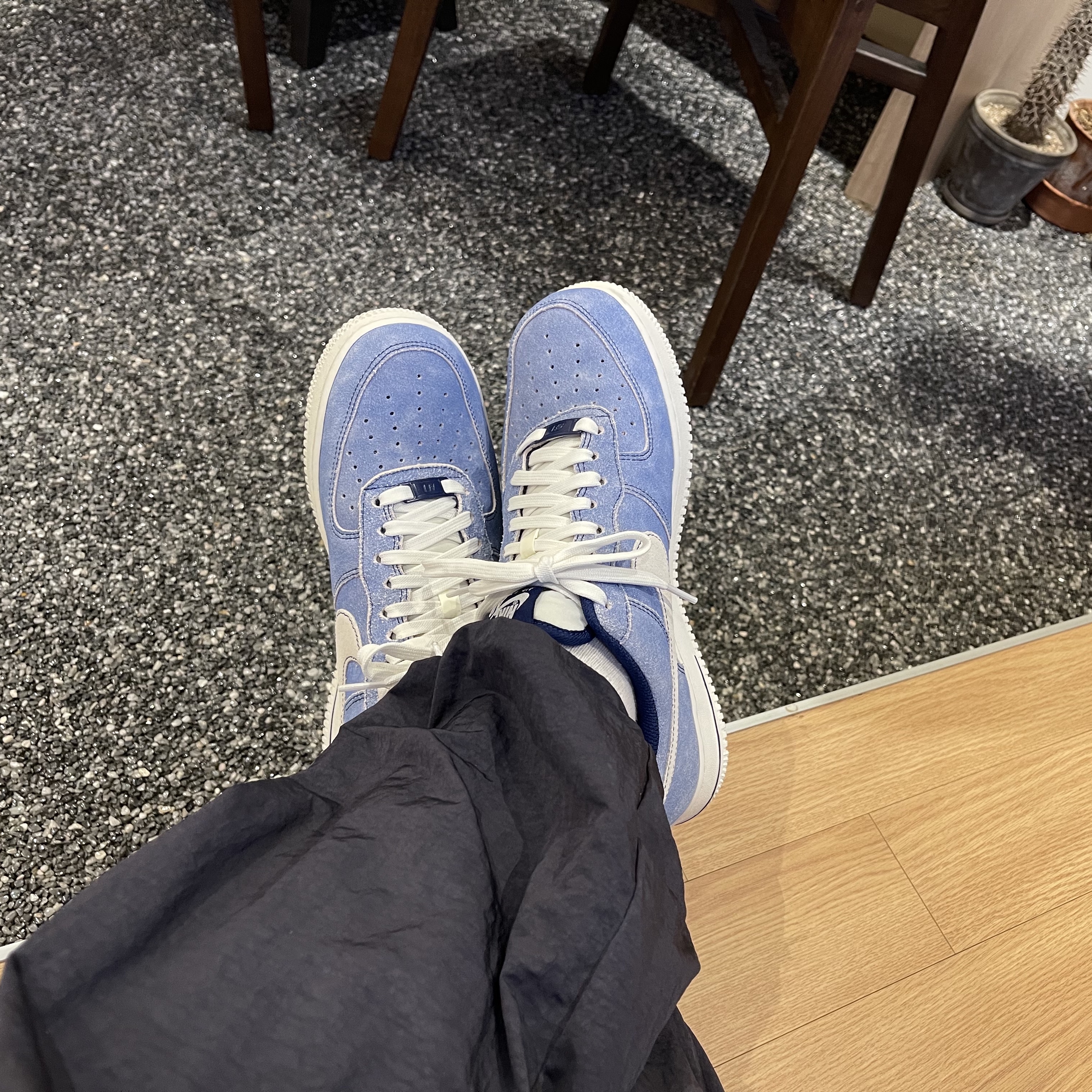 Nike x Stussy Beach Pants Off Noir, Nike Air Force 1 '07 LV8 Dusty Blue 착용 스타일