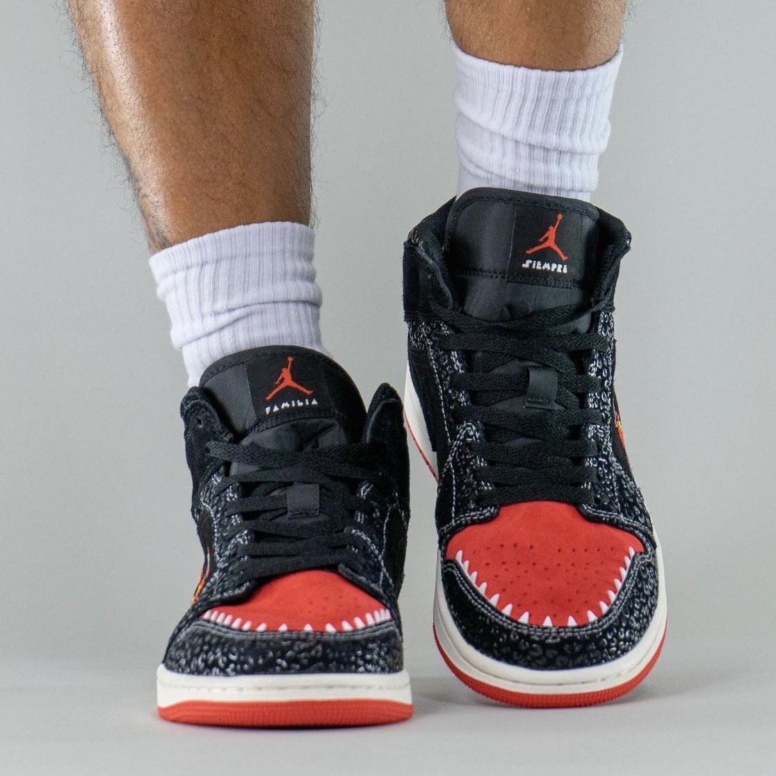 Jordan 1 Mid SE Siempre Familia, (GS) Jordan 1 Mid SE Siempre Familia 착용 스타일 - 2