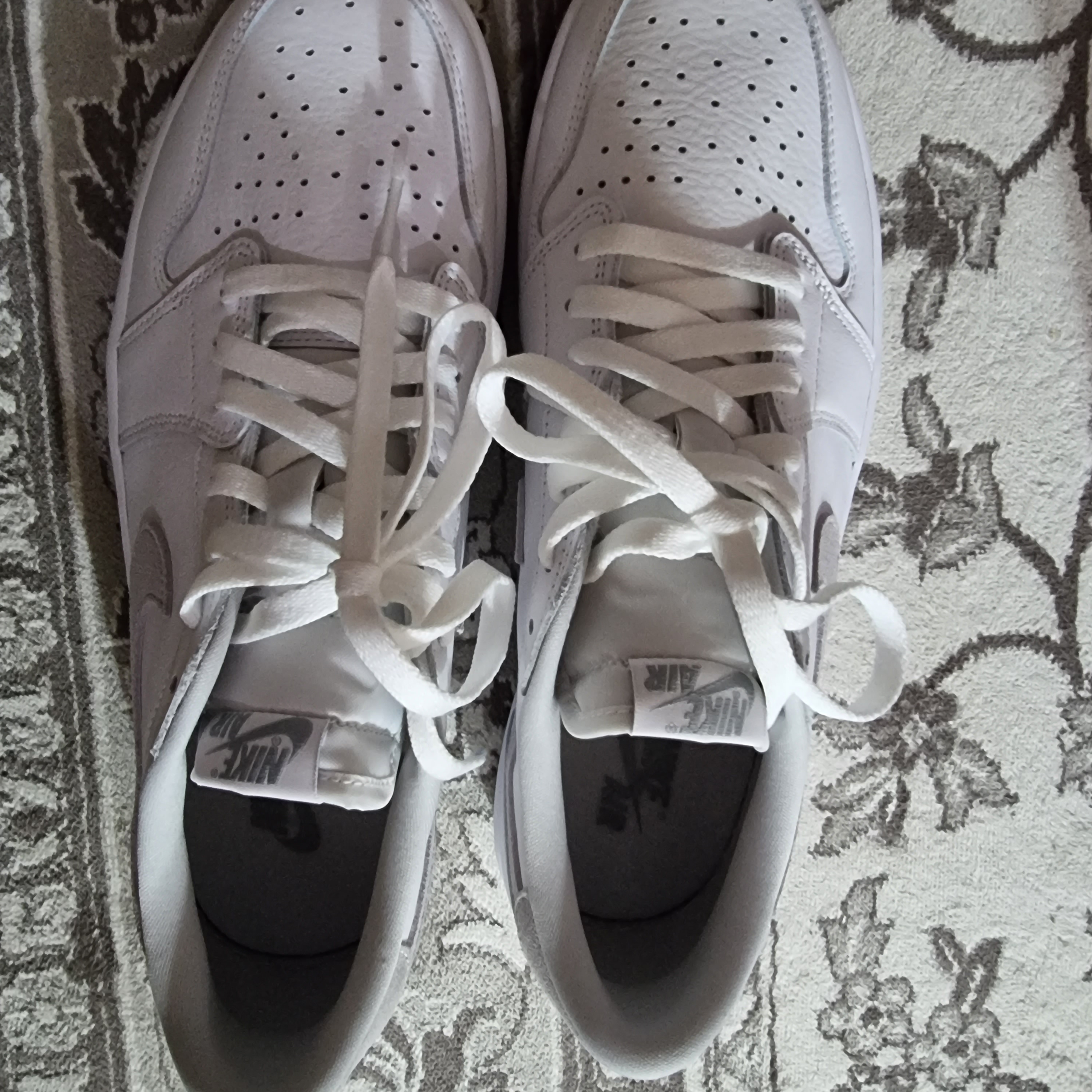 Jordan 1 Low OG Neutral Grey 착용 스타일 - 2