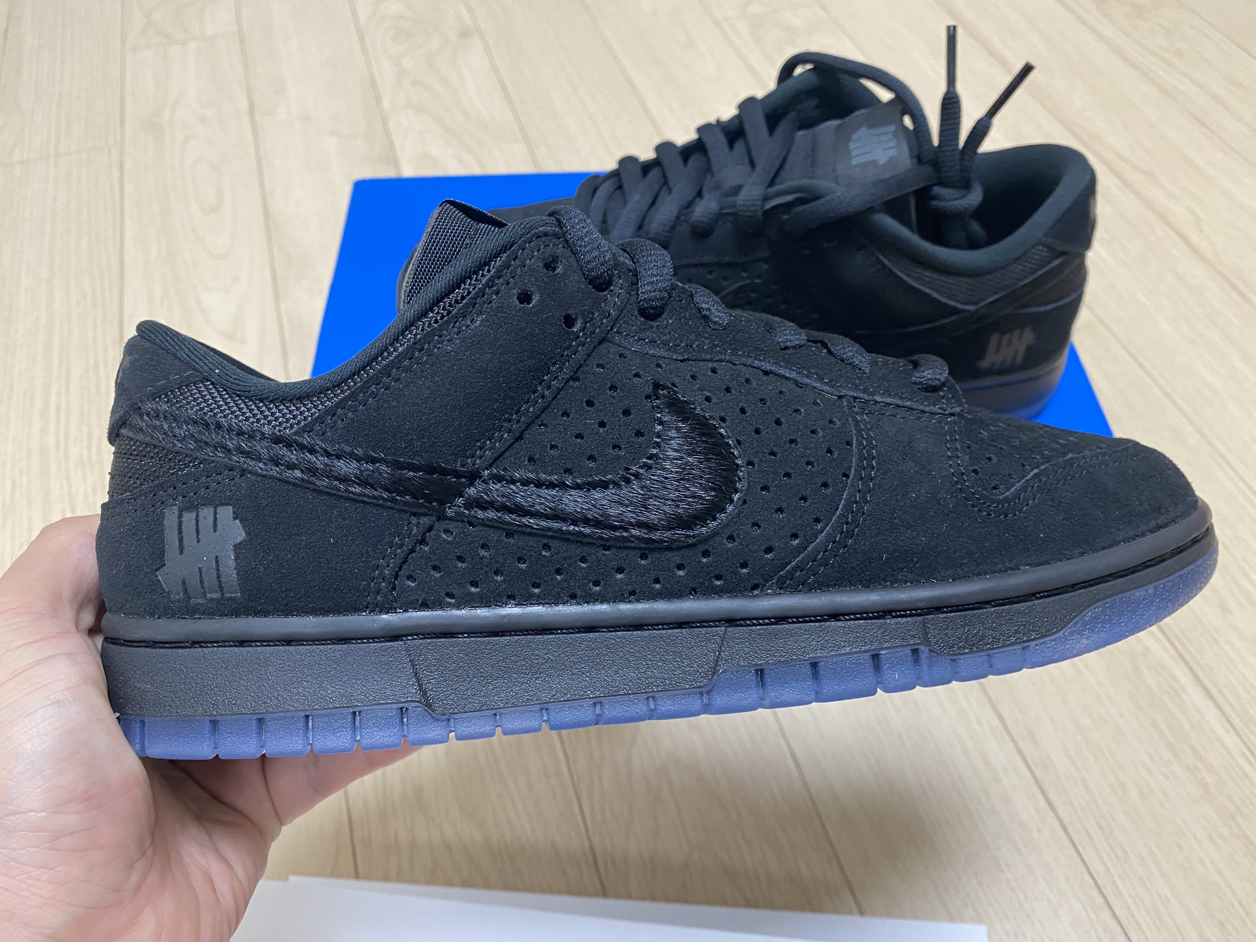 Nike x Undefeated Dunk Low SP 5 On It Black 착용 스타일 - 1