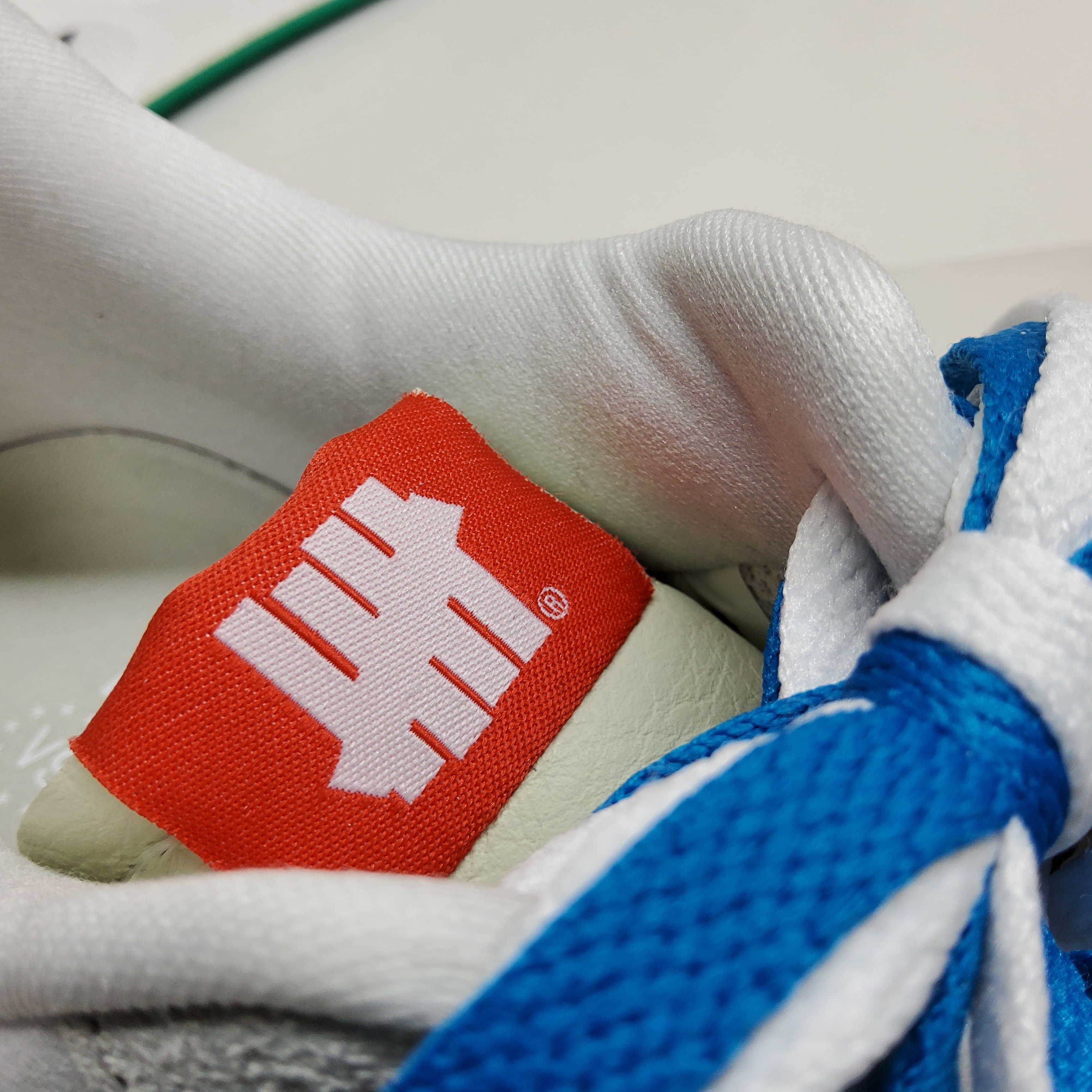 Nike x Undefeated Air Force 1 Low SP 5 On It 착용 스타일 - 3
